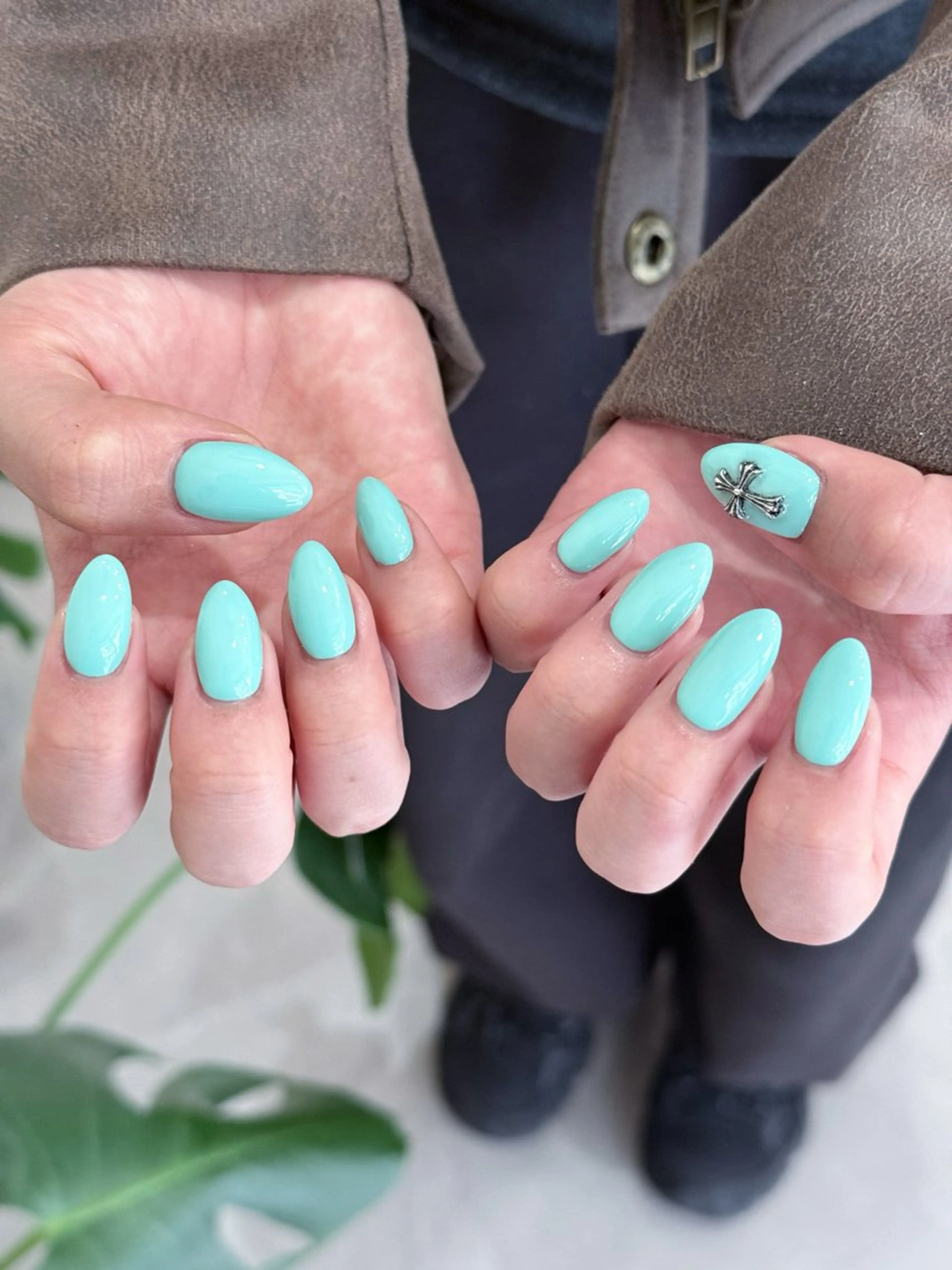 ネイル オーロラネイル ブルー チークネイル フットネイル フレンチネイル ハンドネイル JAN 168 池袋のネイルデザイン