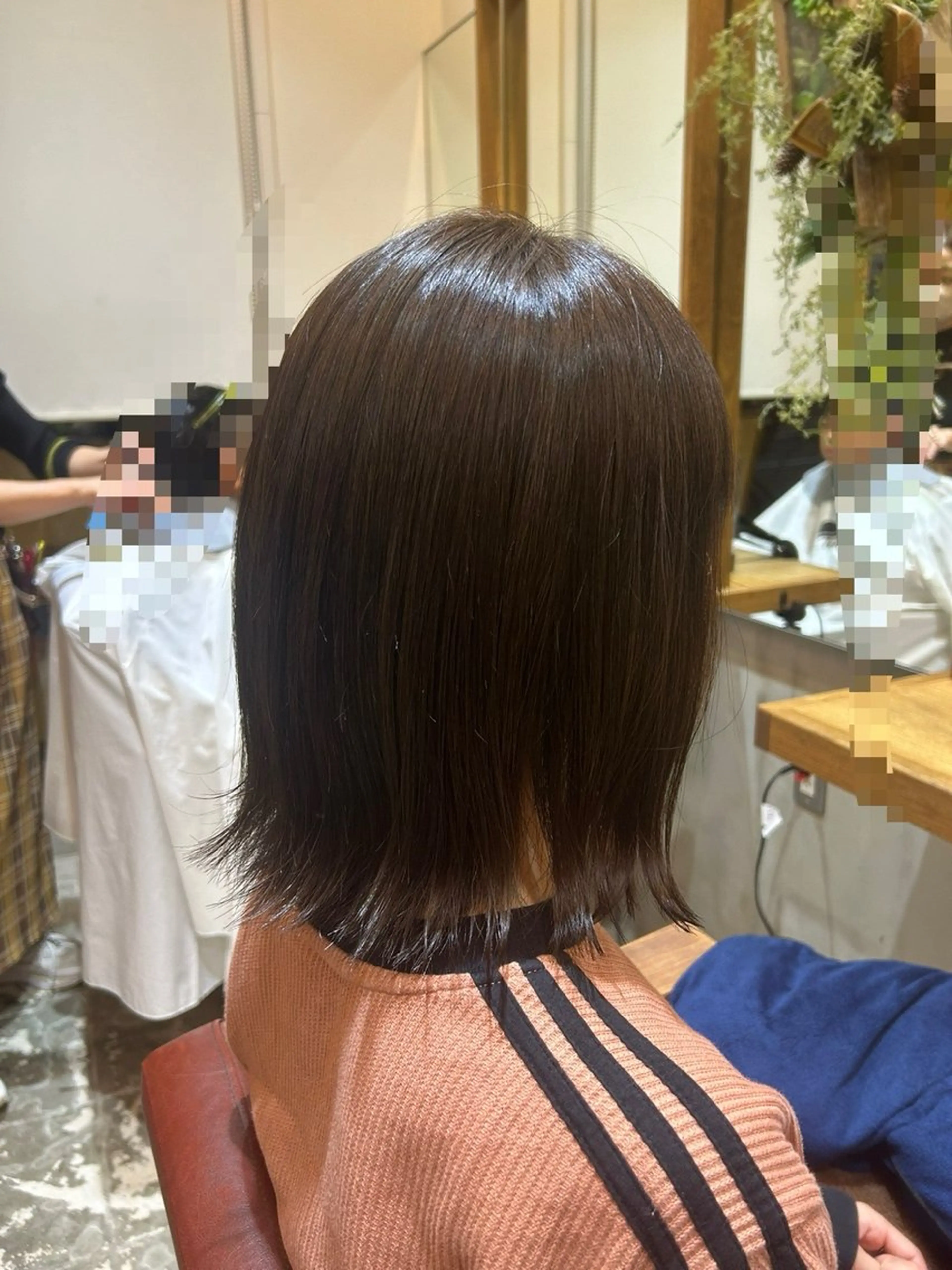 ショート カラー ブリーチ ブラウンカラー ショコラブラウン カット ヘアカラー トリートメント 若狭 彩花のヘアスタイル