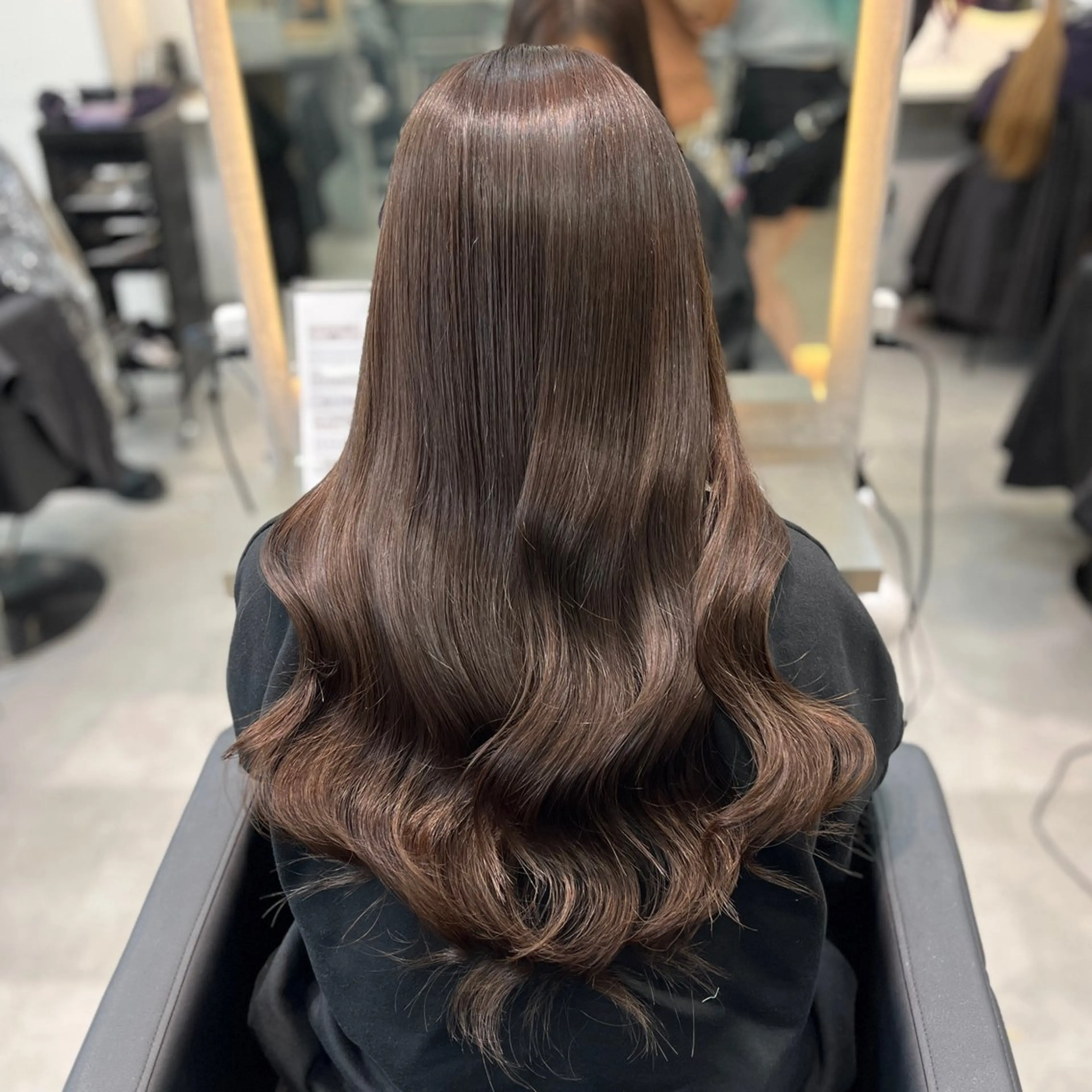 カラー アッシュ アッシュブラウン 黒髪 ブリーチ ブラウンカラー エクステ MOMOKA / Lapis今泉店のヘアスタイル