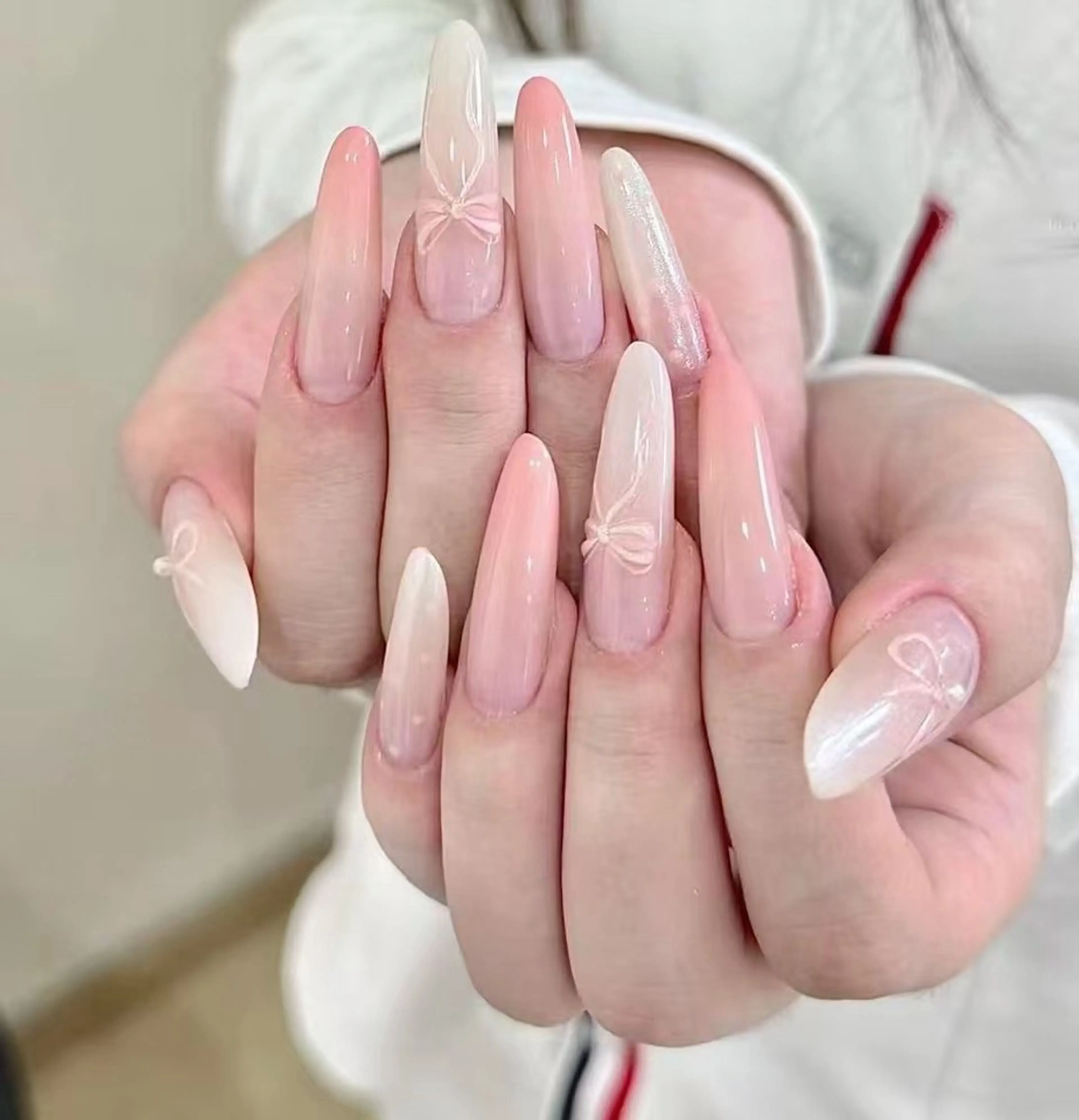 ネイル オーロラネイル フラワーネイル フットネイル フレンチネイル ジェルネイル ハンドネイル BabyYouMi nailのネイルデザイン