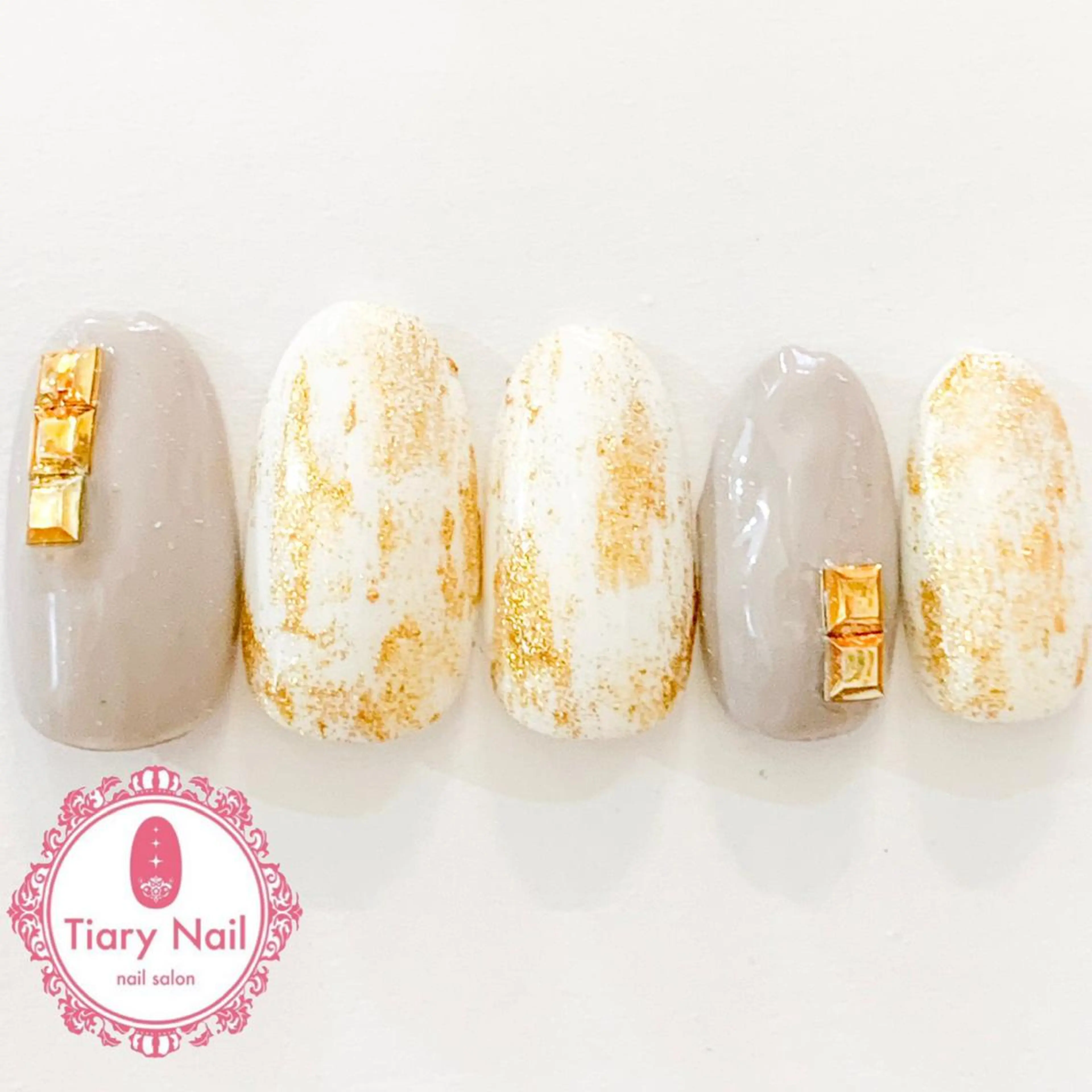 ネイル tiarynail K K🐼のネイルデザイン