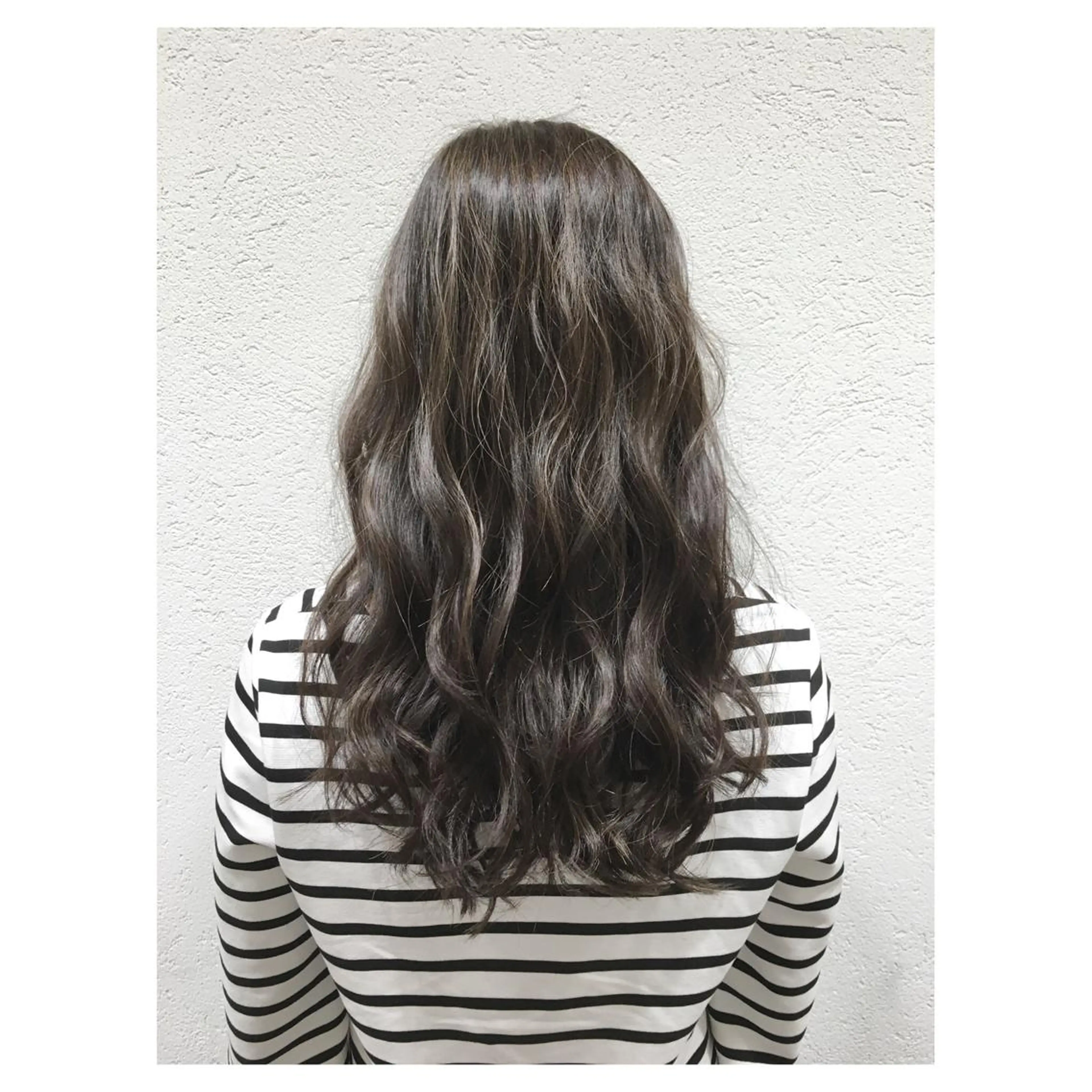 ロング カラー ハイライトカラー イルミナカラー ハイライト biscohair 髪にドラマを。のヘアスタイル