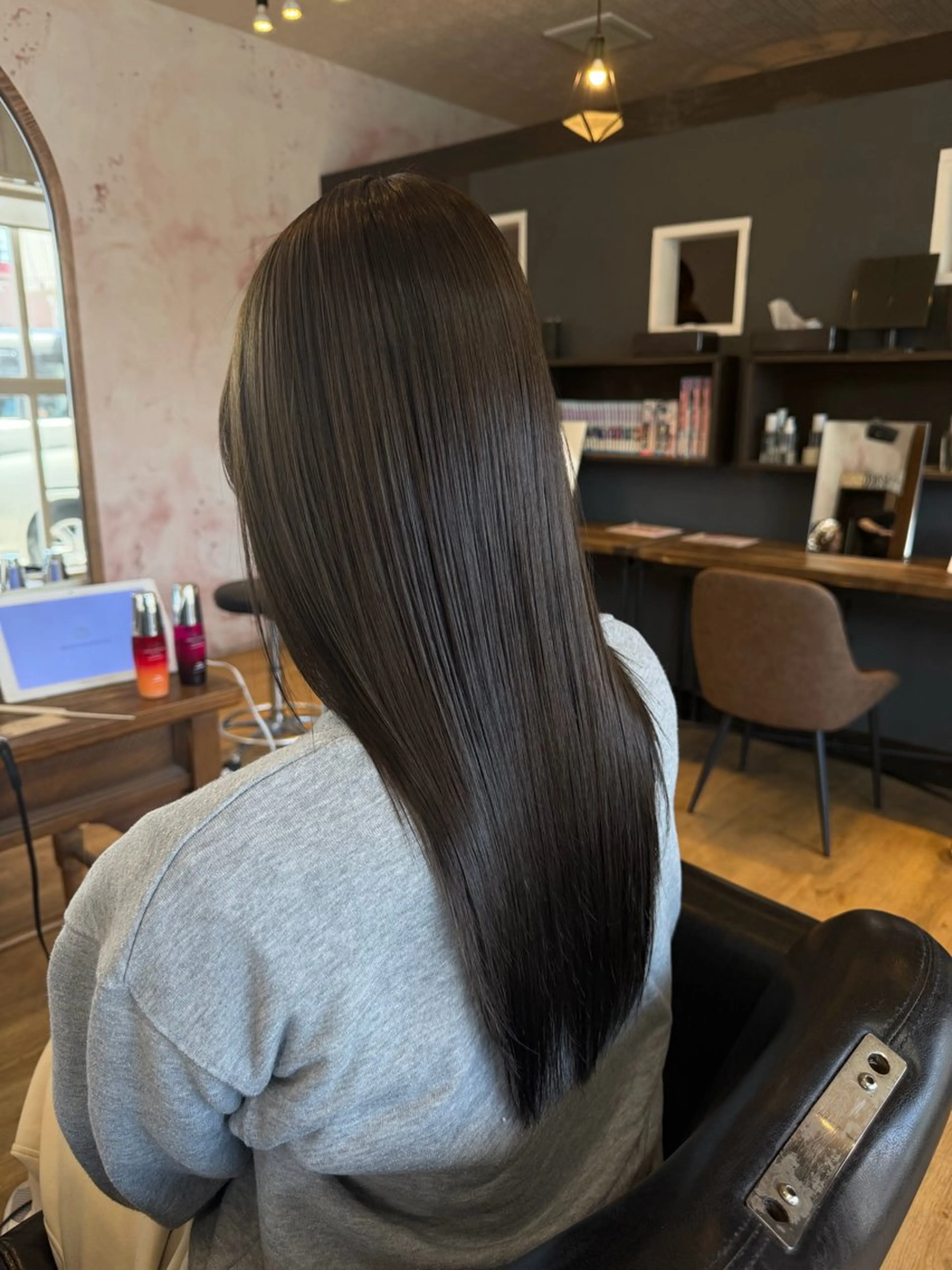 ロング カラー ヘアカラー トリートメント 艶髪/髪質改善 /透明感カラー/鴻巣のヘアスタイル