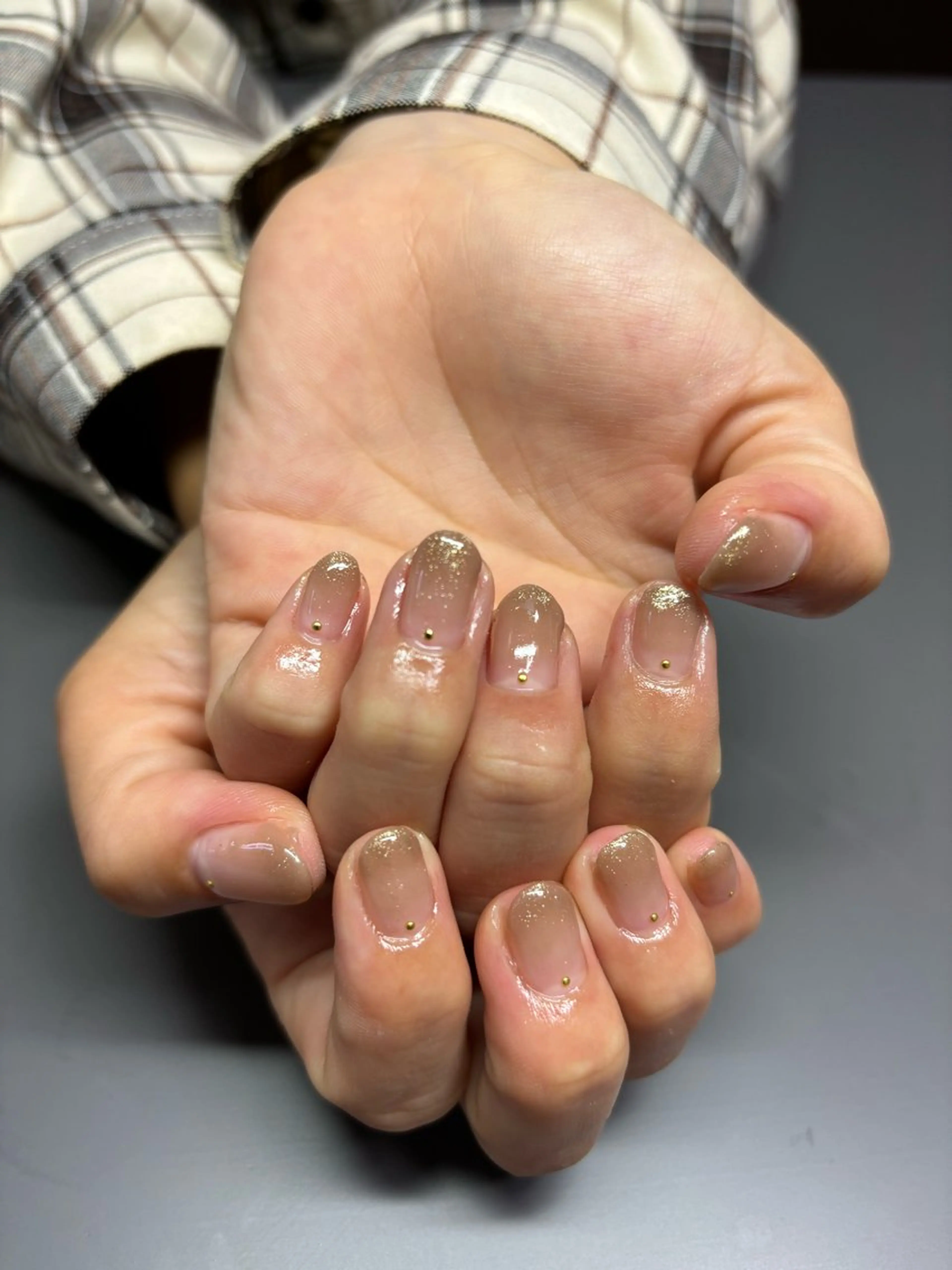 ネイル ゴールド グラデーション ラメ(グリッター) シンプルネイル 310. 伊藤のネイルデザイン