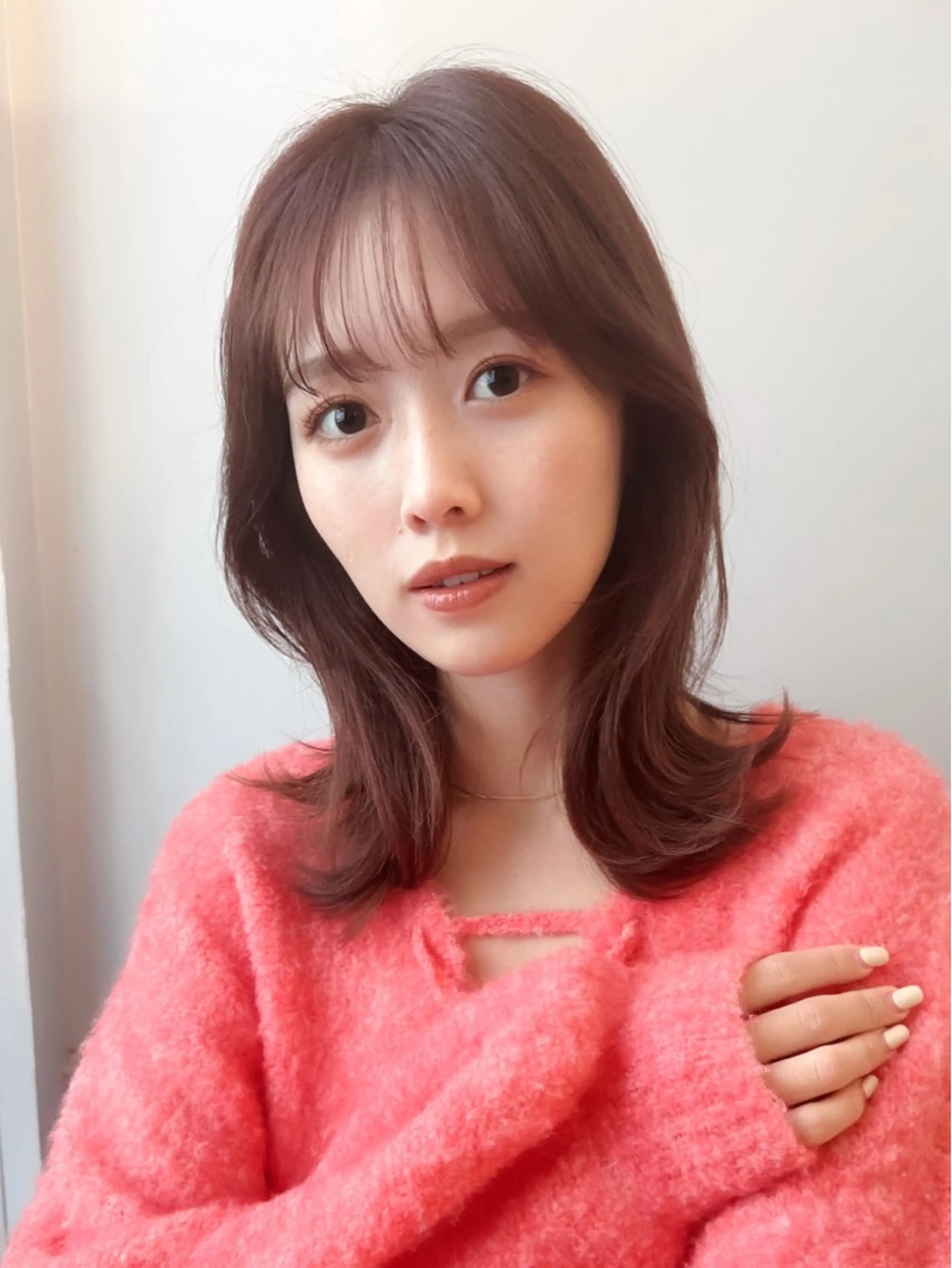 ミディアム カラー キッズ ミディアムレイヤー ベージュカラー くびれヘア 顔まわりレイヤー 顔周りカット カット ヘアカラー ✨カラー支持No.1 🧸ワキ カナコ🧸のヘアスタイル