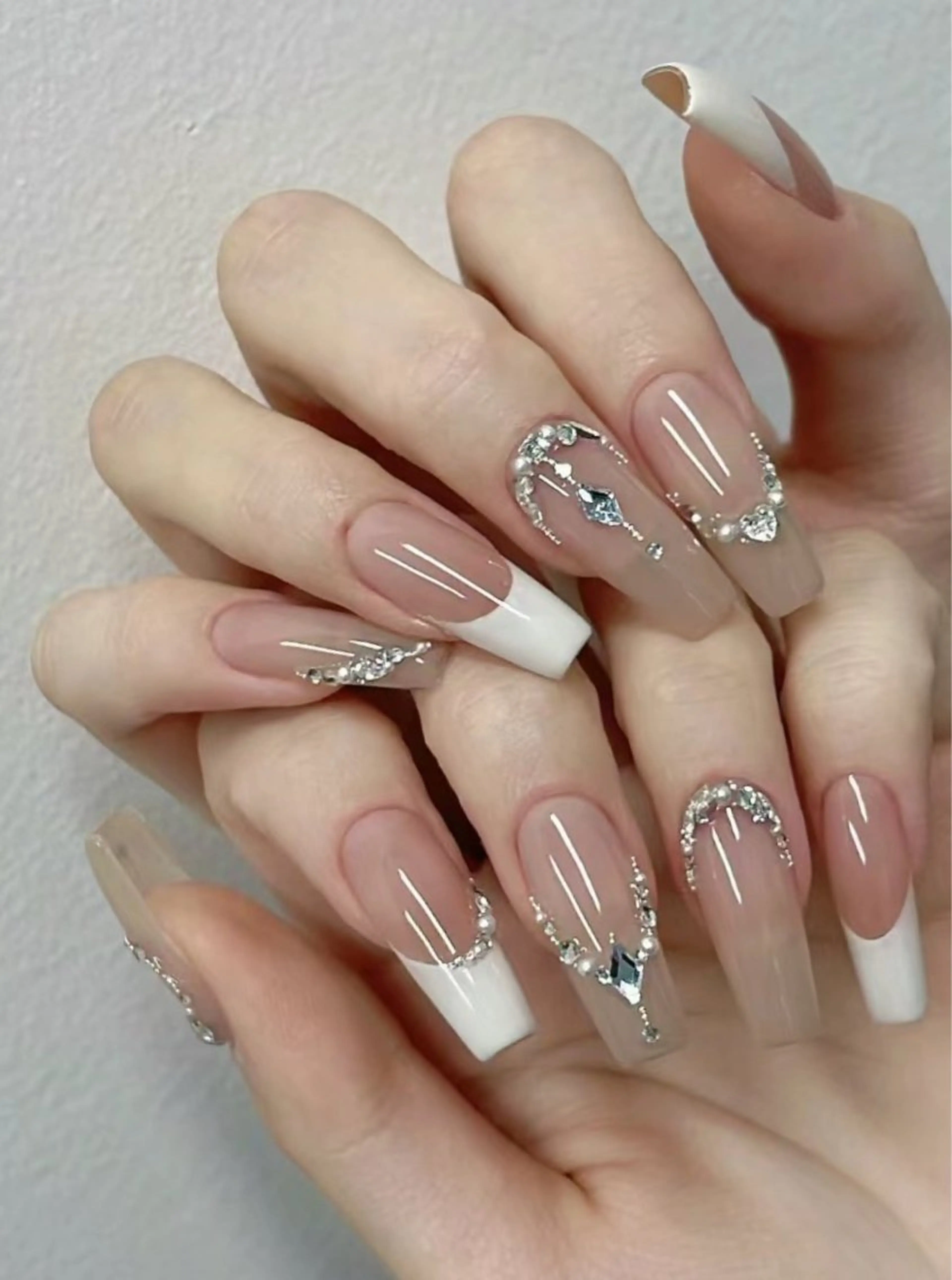 ネイル チークネイル 長さ出し ジェルネイル マグネットネイル 持ち込み ハンドネイル ハンドケア ラッキーネイルサロン 西川口東口店のネイルデザイン