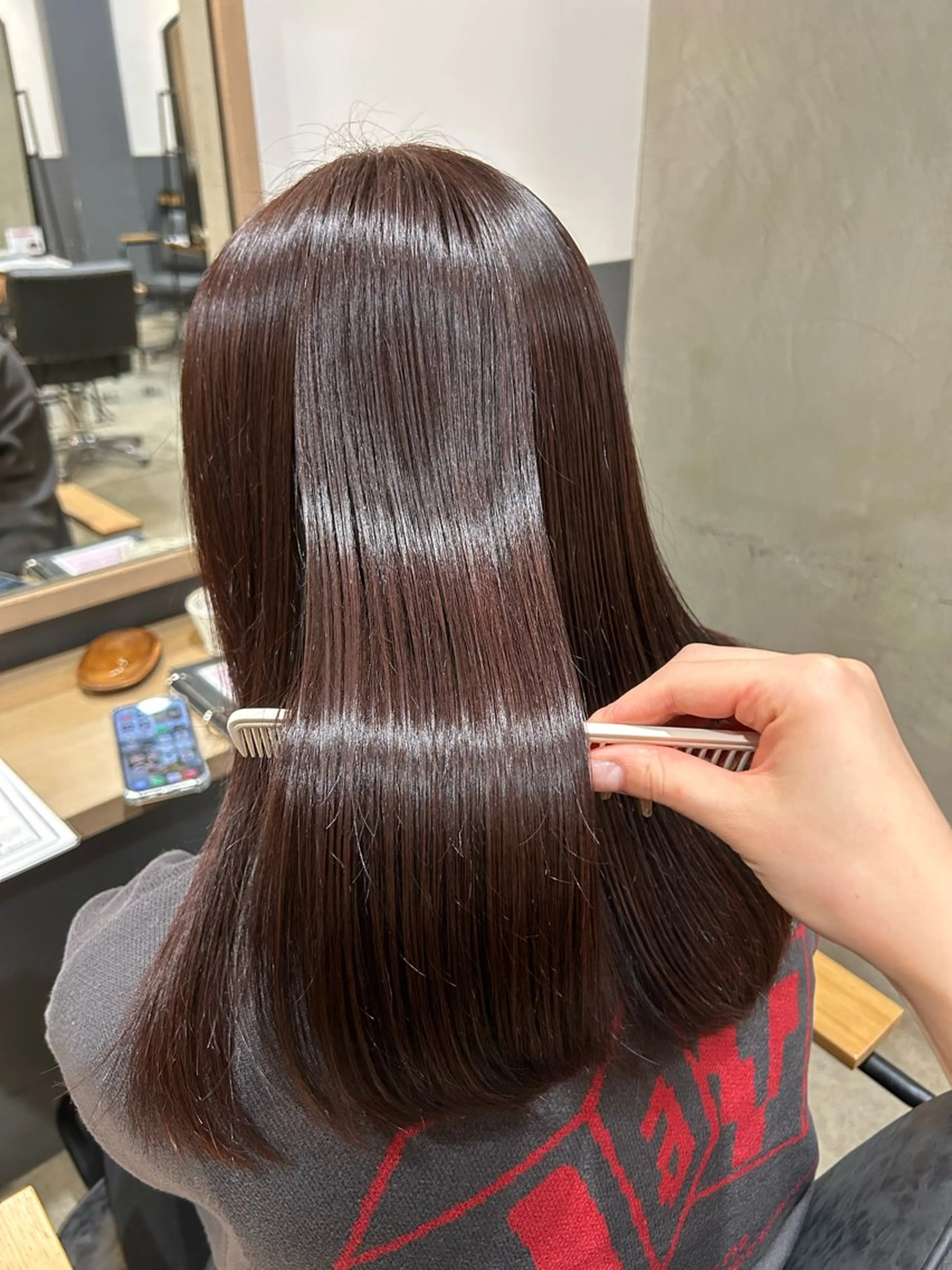 セミロング カット ヘアカラー lolonois 宮城茉歩呂のヘアスタイル