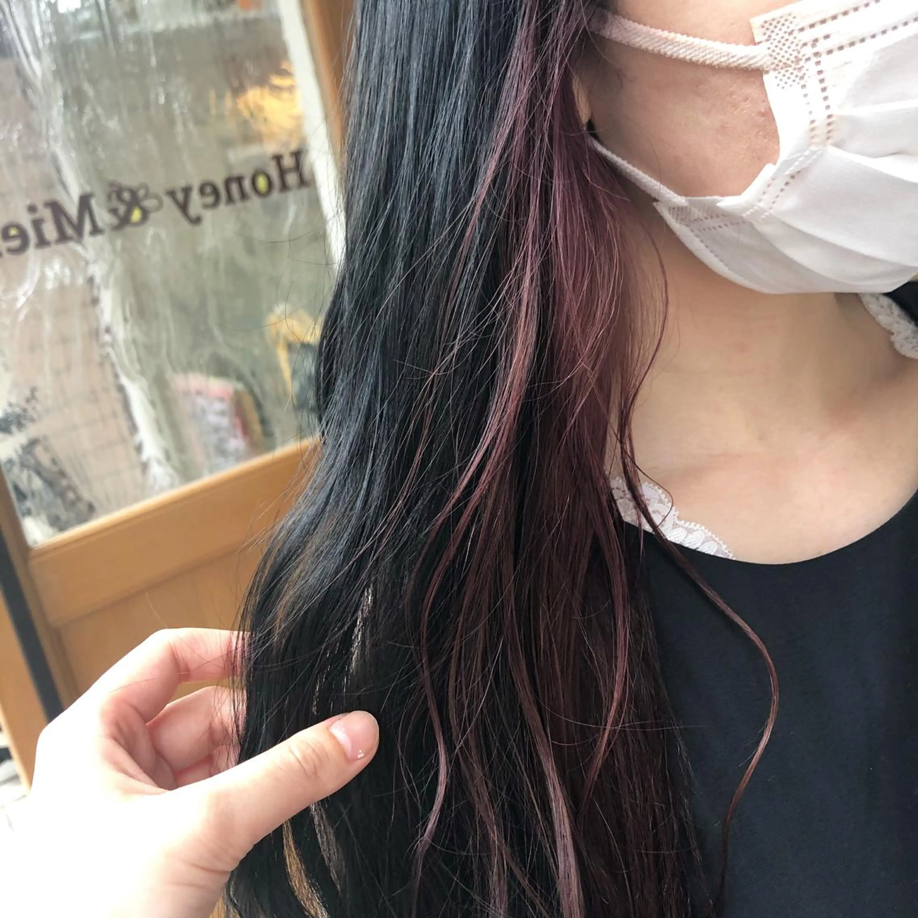 ロング カラー ネイビーカラー ピンクカラー uni（ウニ）所属・西村 有紗のヘアスタイル