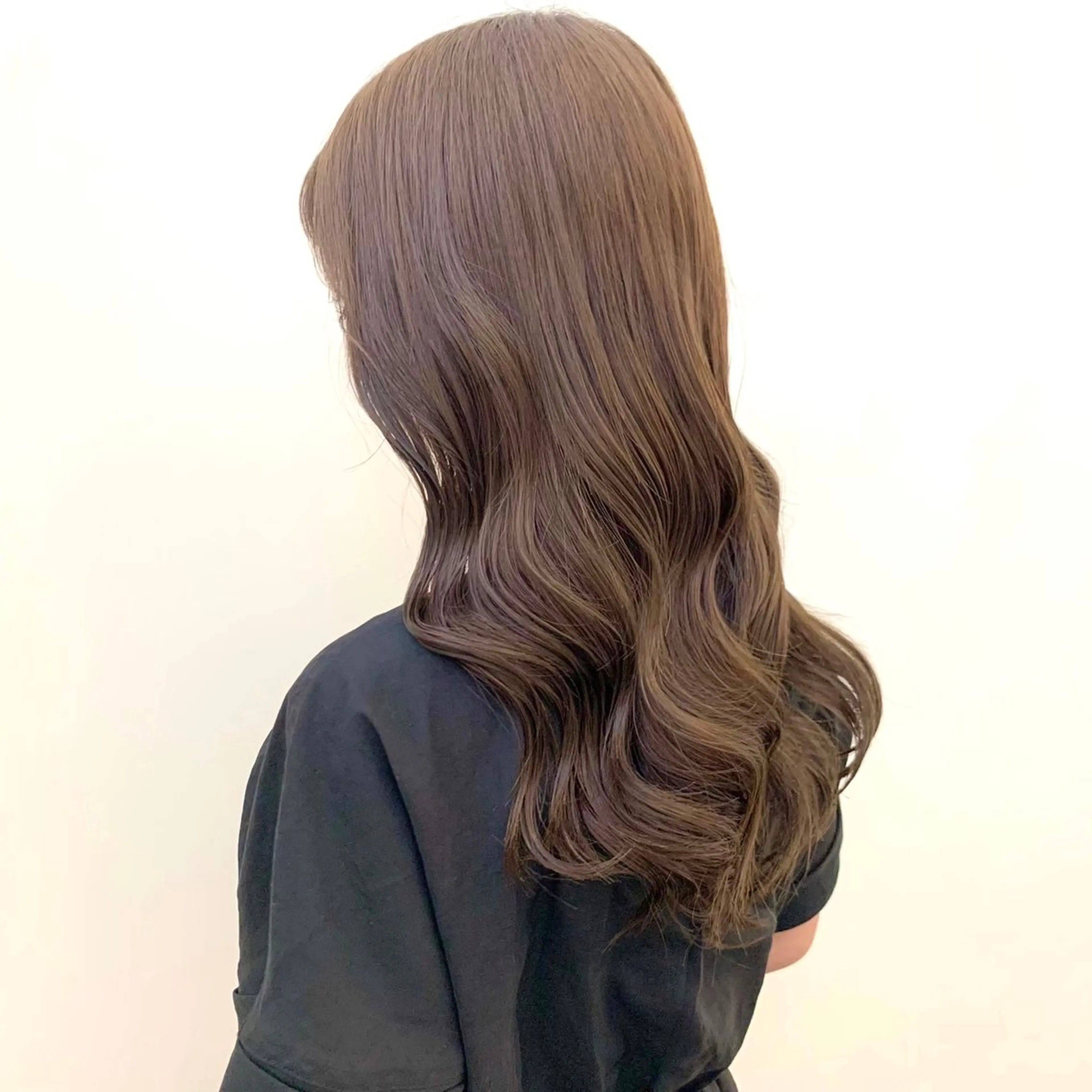 ロング カラー ベージュカラー ダブルカラー ラテベージュ ParveMix いしいまお🌼のヘアスタイル