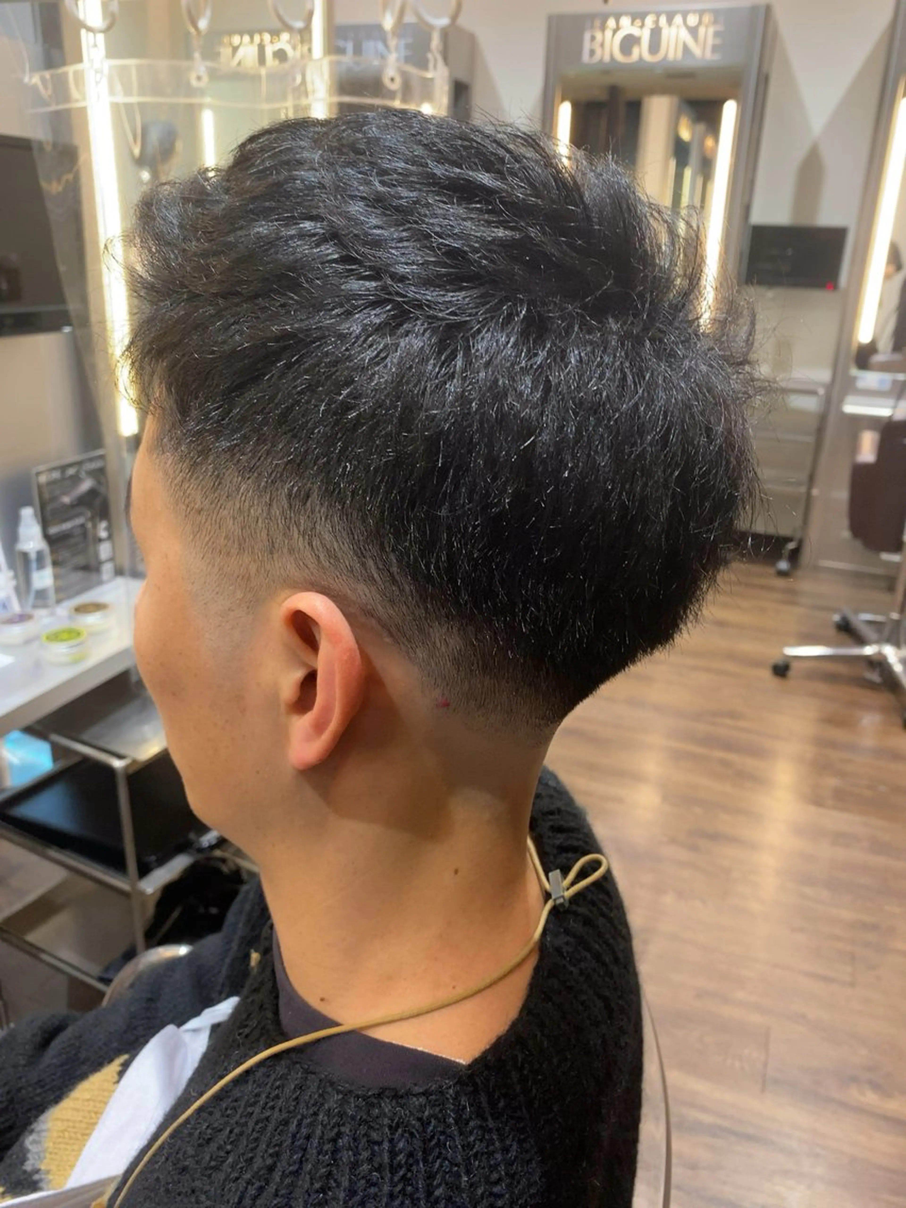 メンズ ダウンパーマ フェードカット メンズパーマ ツーブロック 谷口 雅門のヘアスタイル