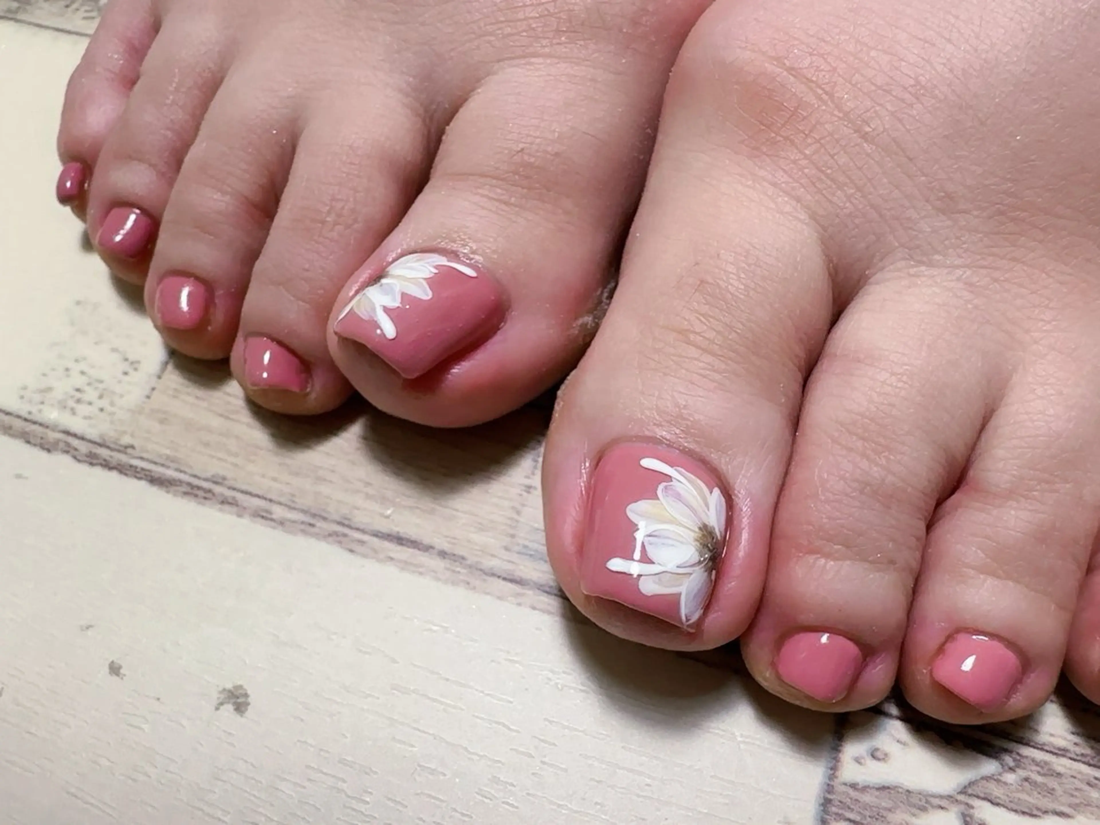 ネイル アートネイル フラワーネイル フットネイル nail happiness.のネイルデザイン