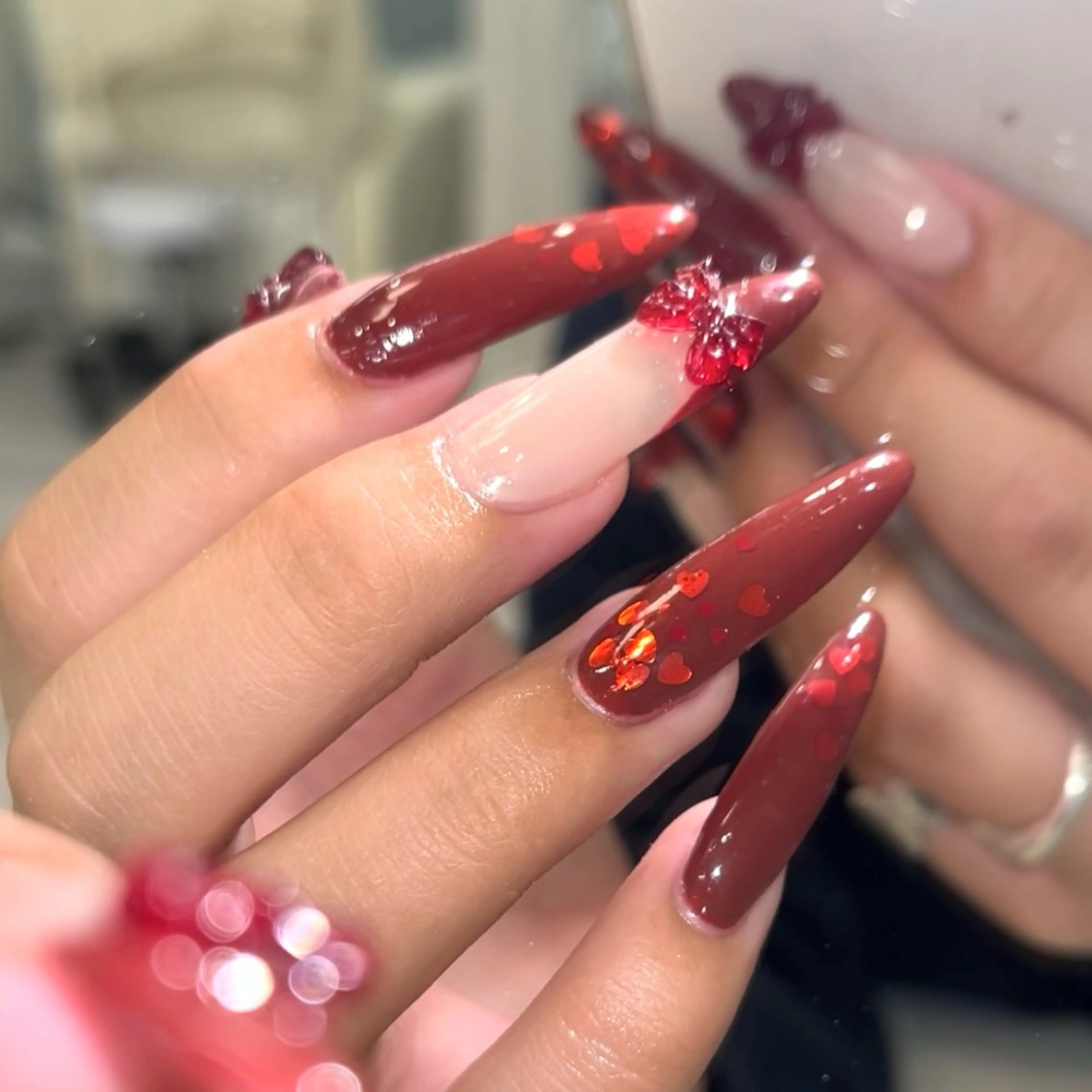 ネイル ボルドー ロングネイル 冬ネイル クリスマス ハンドネイル eight nail 春菜のネイルデザイン