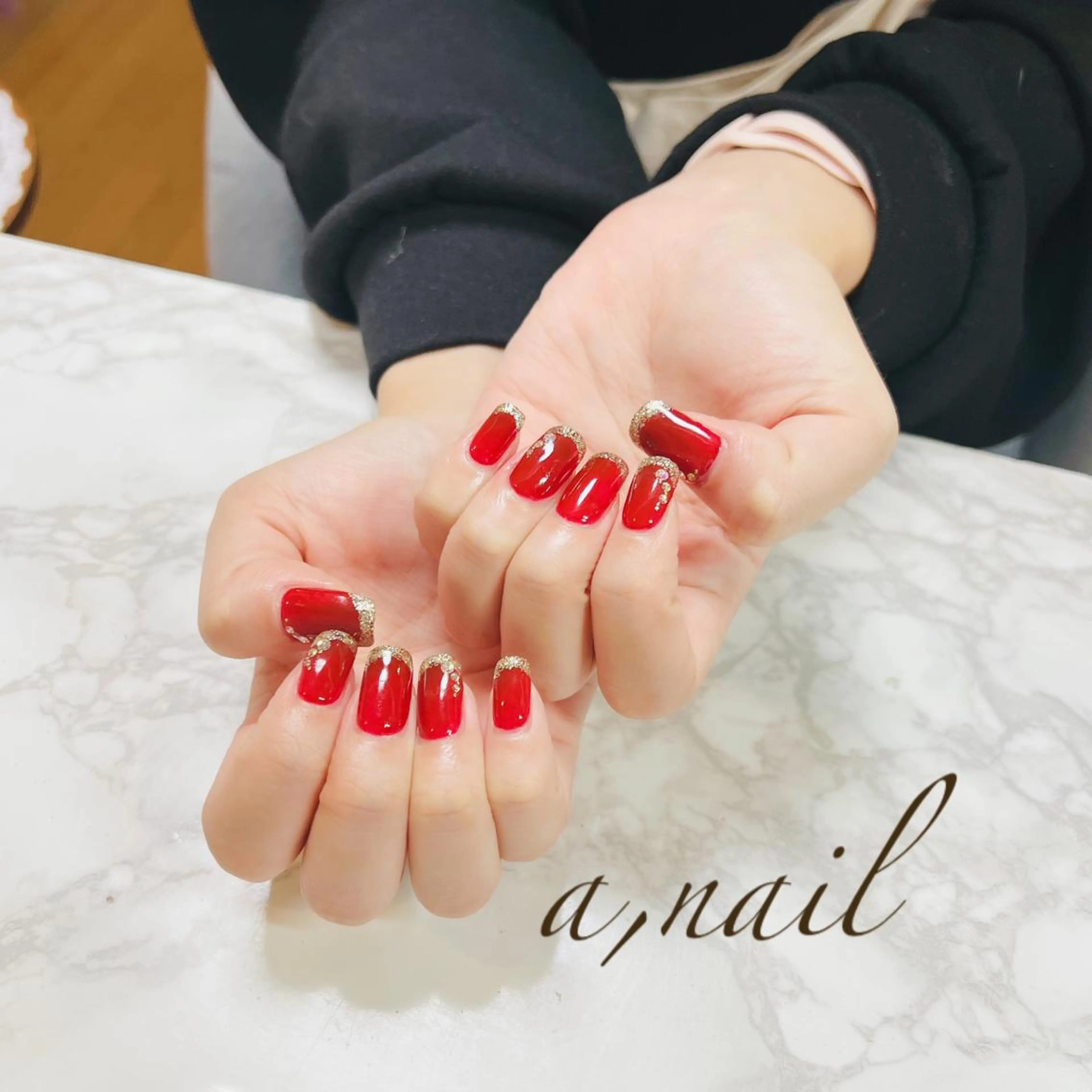 ネイル フットネイル フレンチネイル ジェルネイル グラデーション キラキラネイル ハンドネイル ネイルサロン エーネイルのネイルデザイン