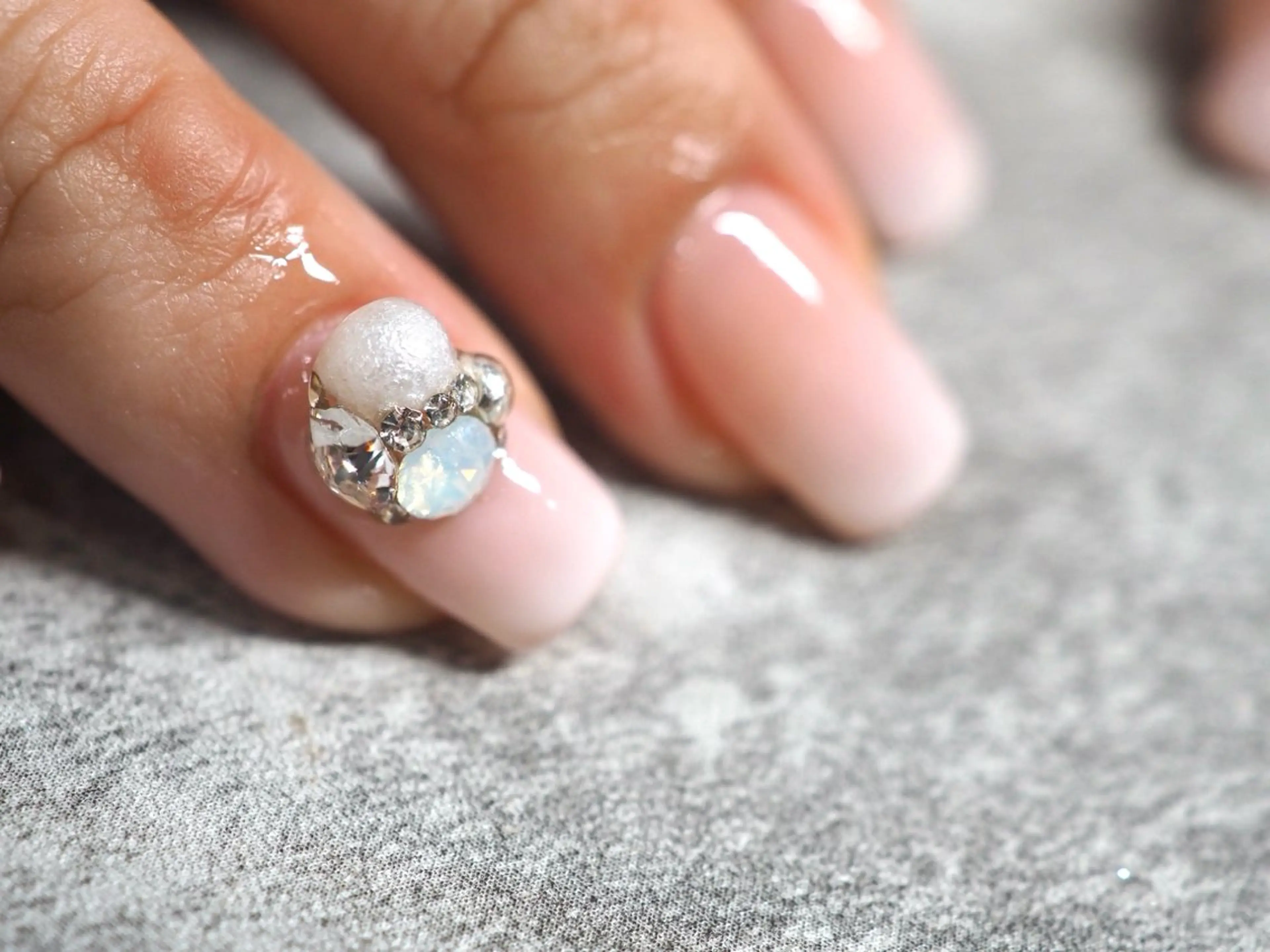 ネイル ブライダルネイル ハンドネイル glaNje部谷 (オーナー)のネイルデザイン