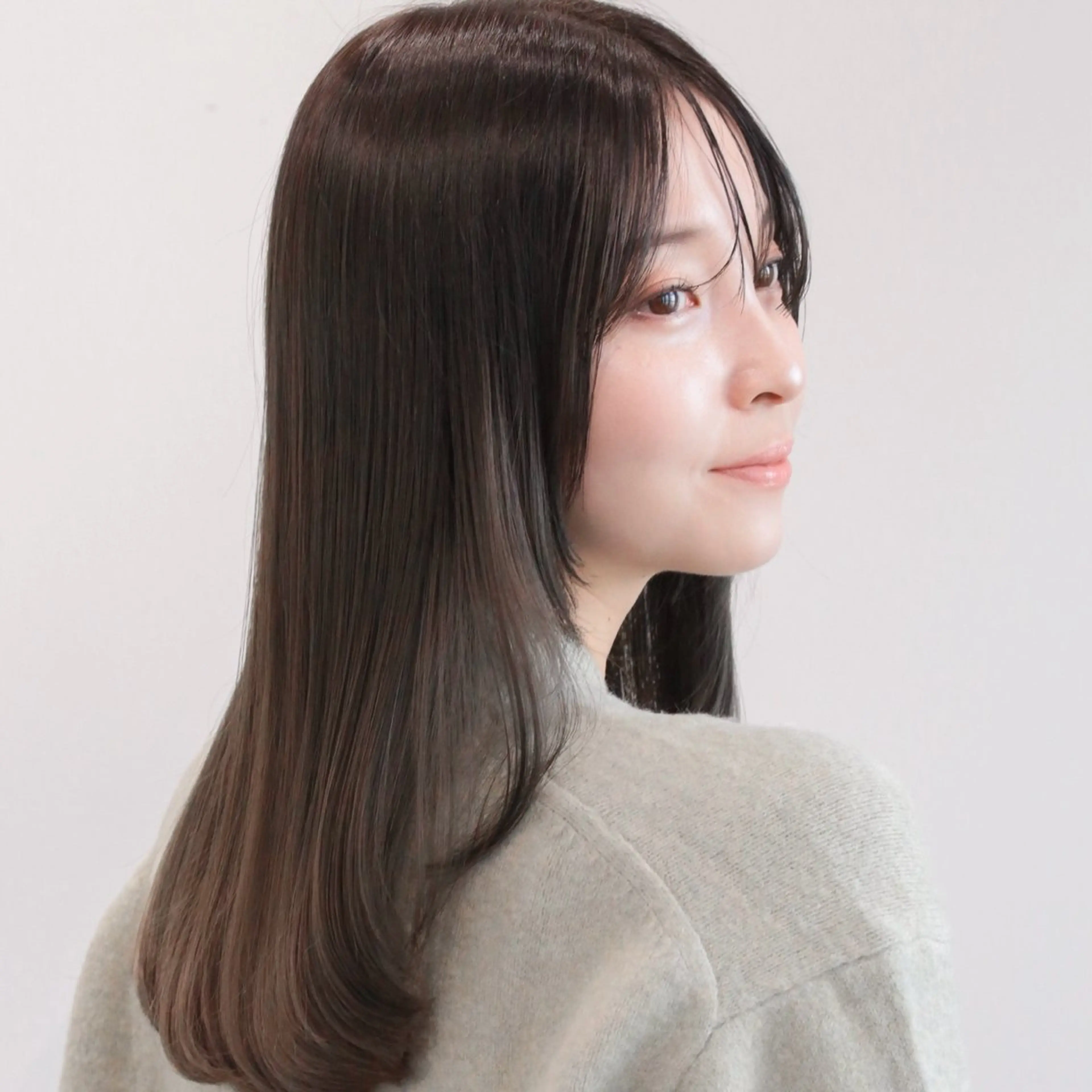 セミロング メンズパーマ/レイヤ ーカット岡田遥希のヘアスタイル