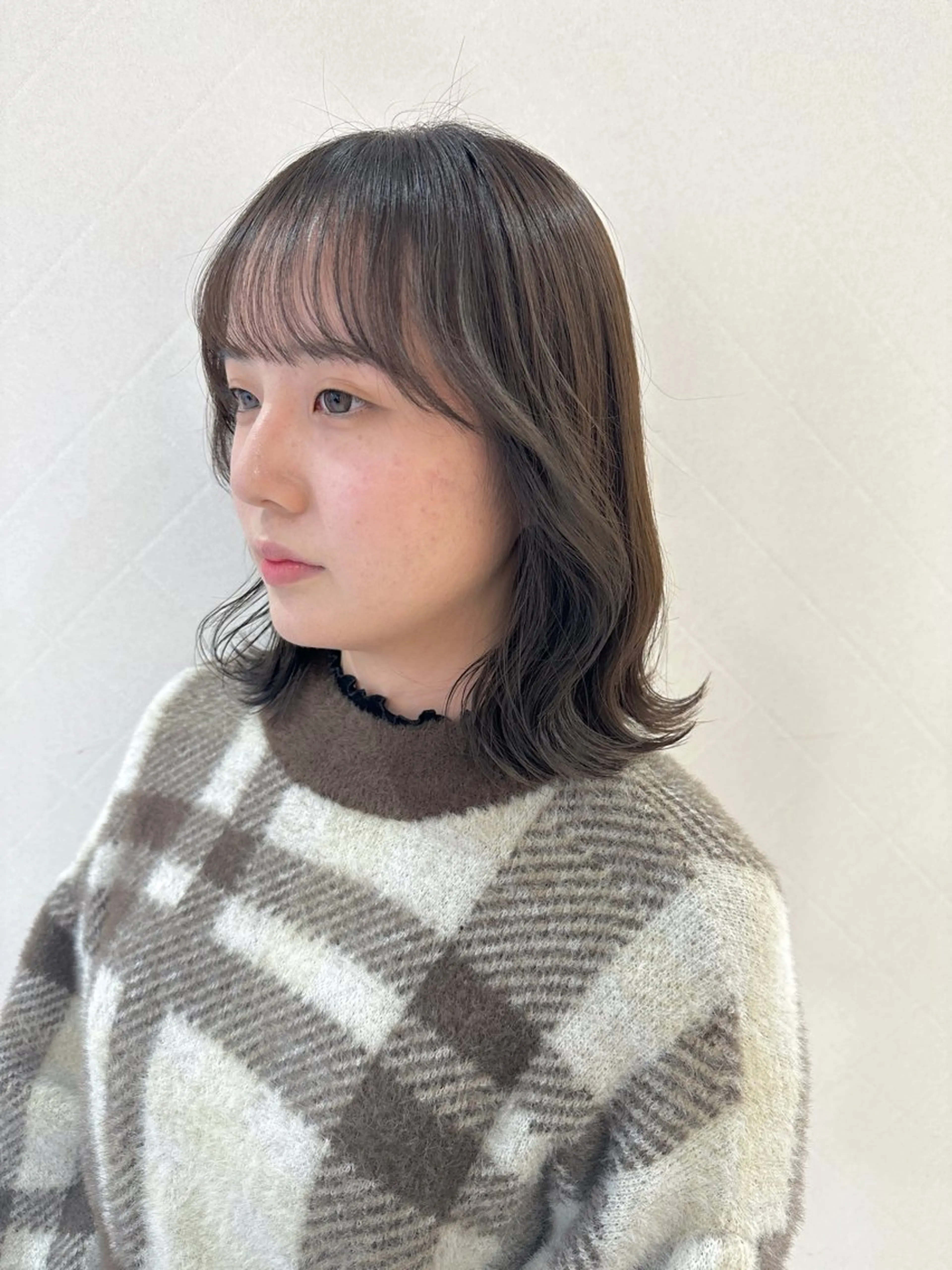 ミディアム カラー ブリーチ 透明感カラー グレージュ ブリーチなしカラー レイヤー/ウルフ/ ハイトーンchimiのヘアスタイル