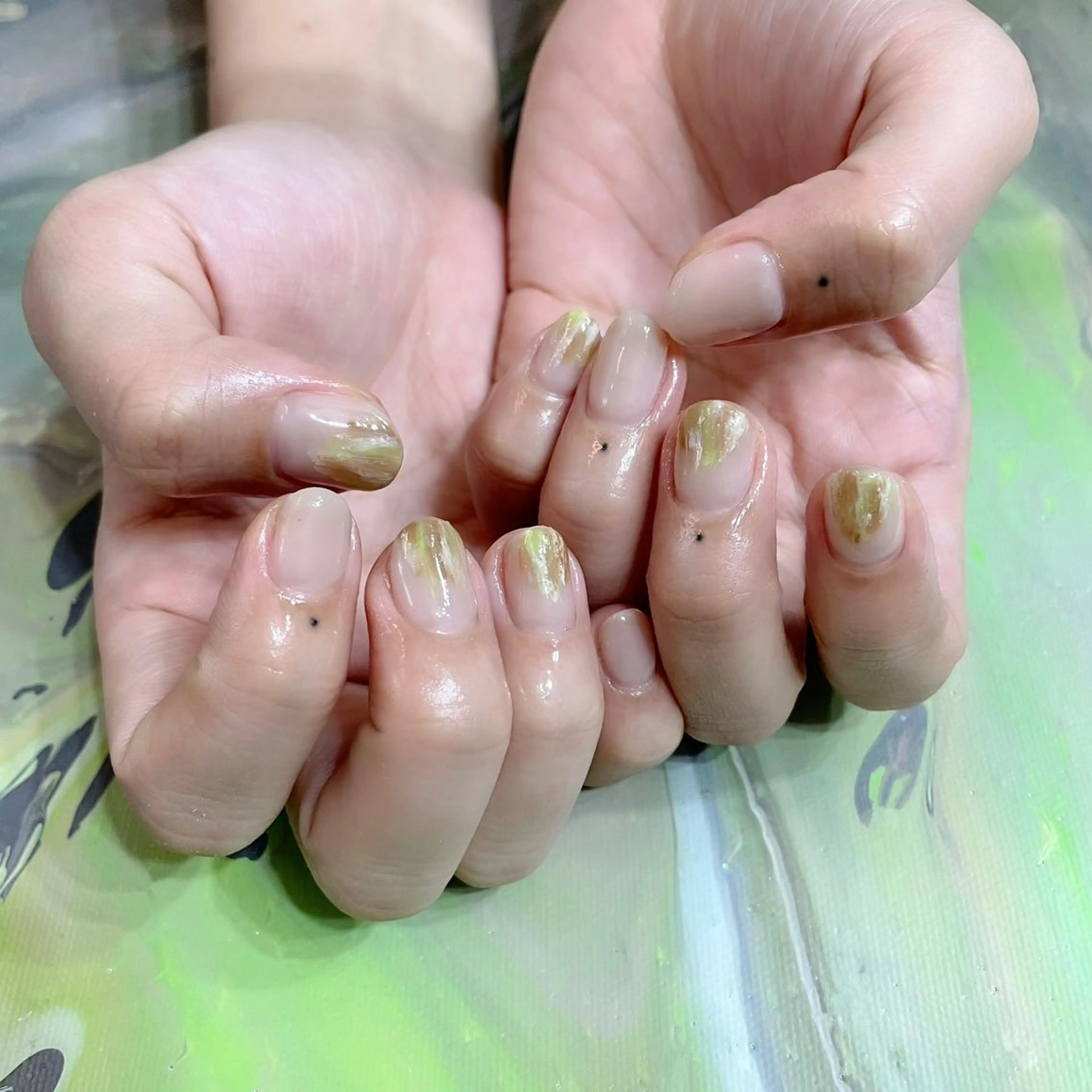 ネイル オーロラネイル 氷ネイル・うるうるネイル 韓国ネイル マグネットネイル ミラーネイル ハンドネイル VOLLMOND nailのネイルデザイン