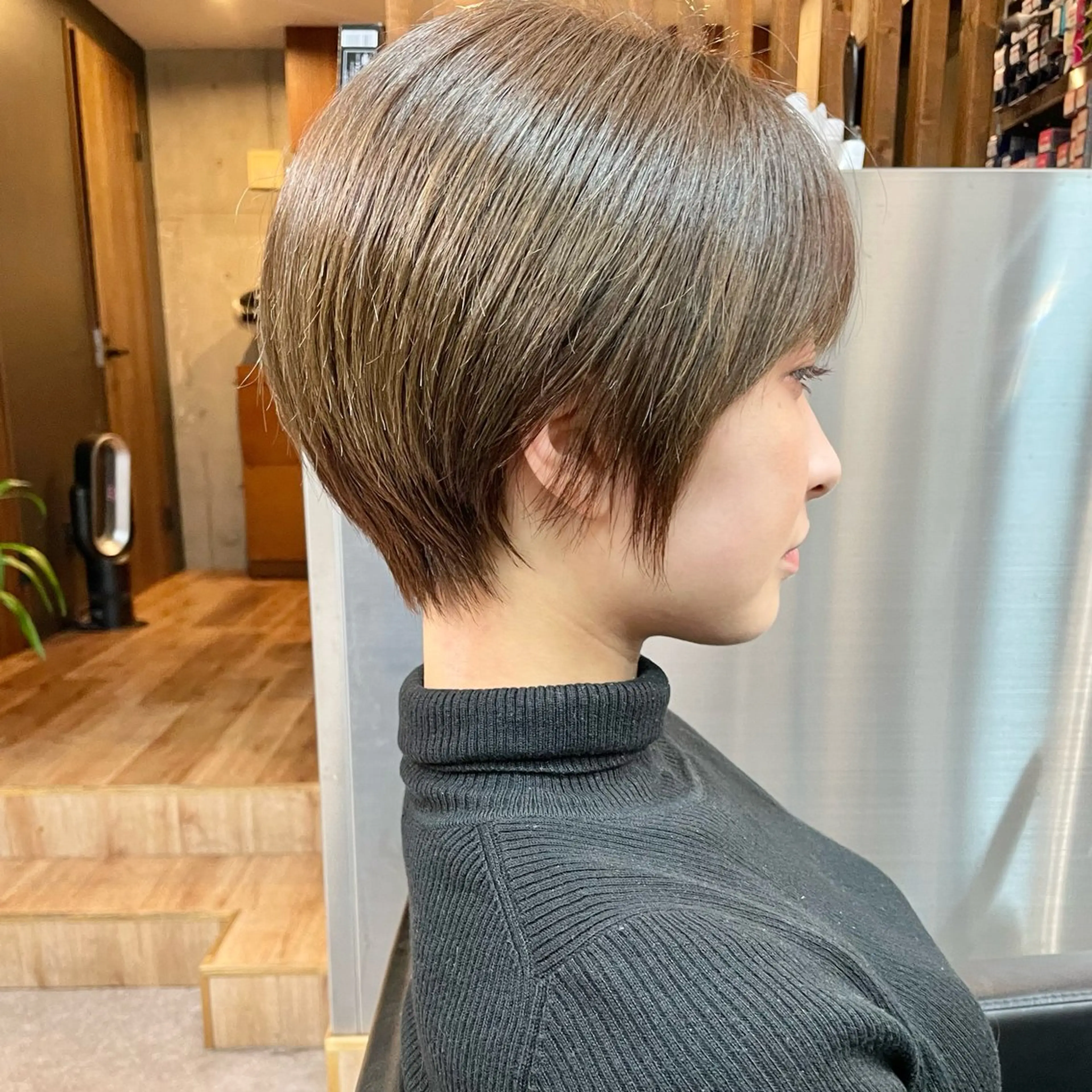 ショート カラー 丸みショート ショートヘア カット ヘアカラー トリートメント ショートボブ髪質改善 縮毛矯正のプロ山道潤のヘアスタイル