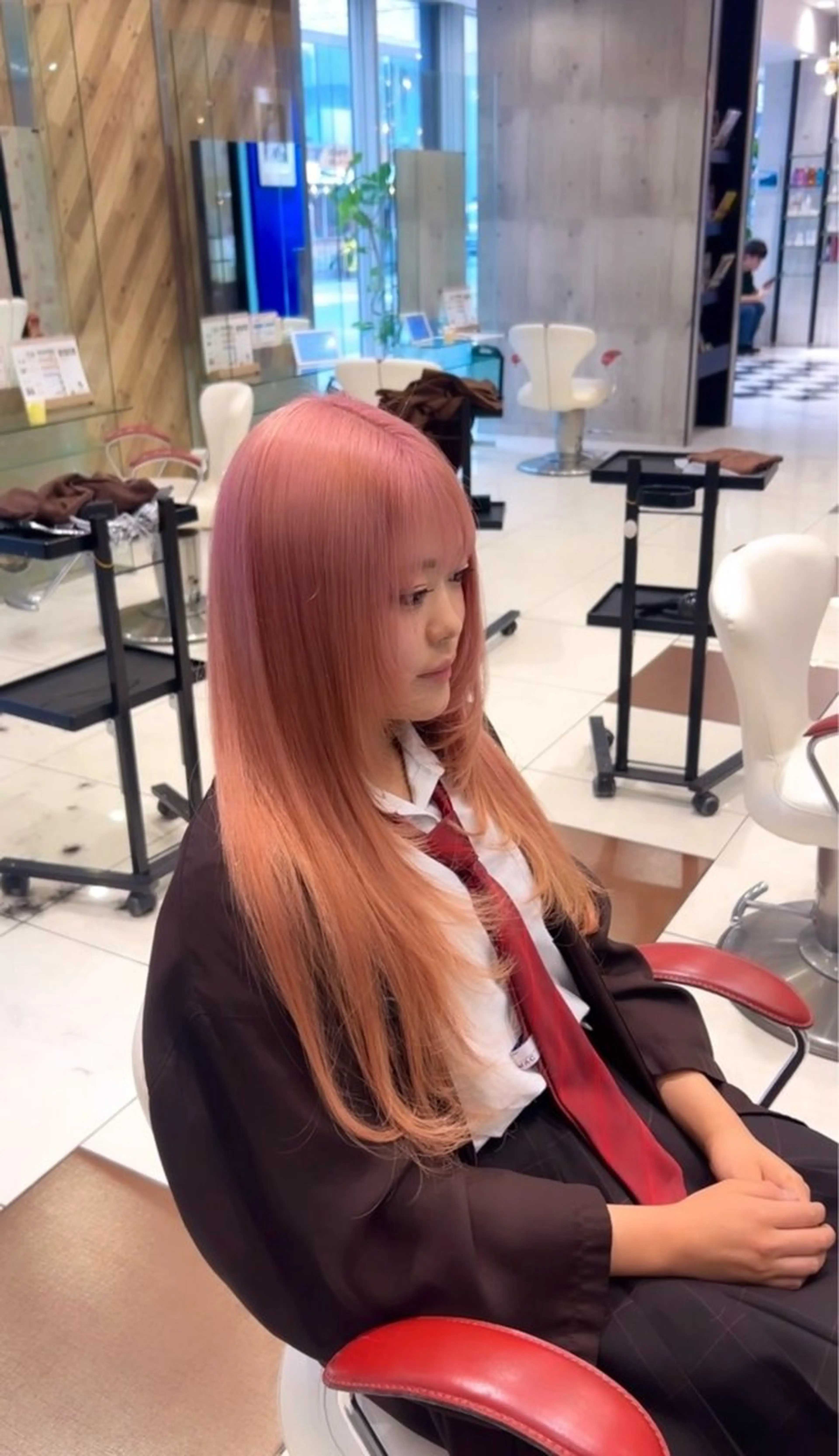 ロング ハイトーンカラー✨️ 艶カラー特化Amiのヘアスタイル