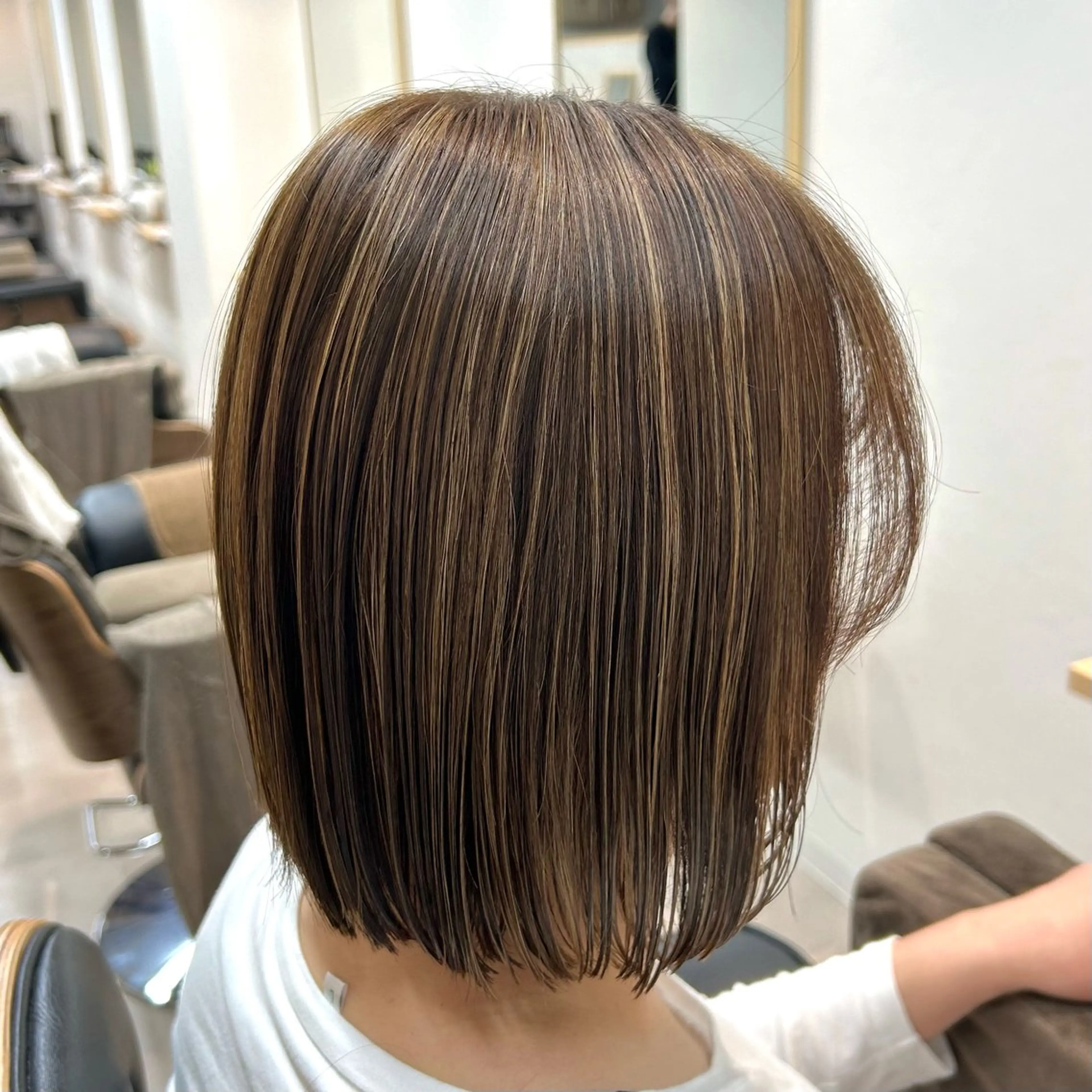 ミディアム カラー ベージュカラー ハイライトカラー ハイライト 艶カラー/レイヤー/ ハイトーン/まなみのヘアスタイル