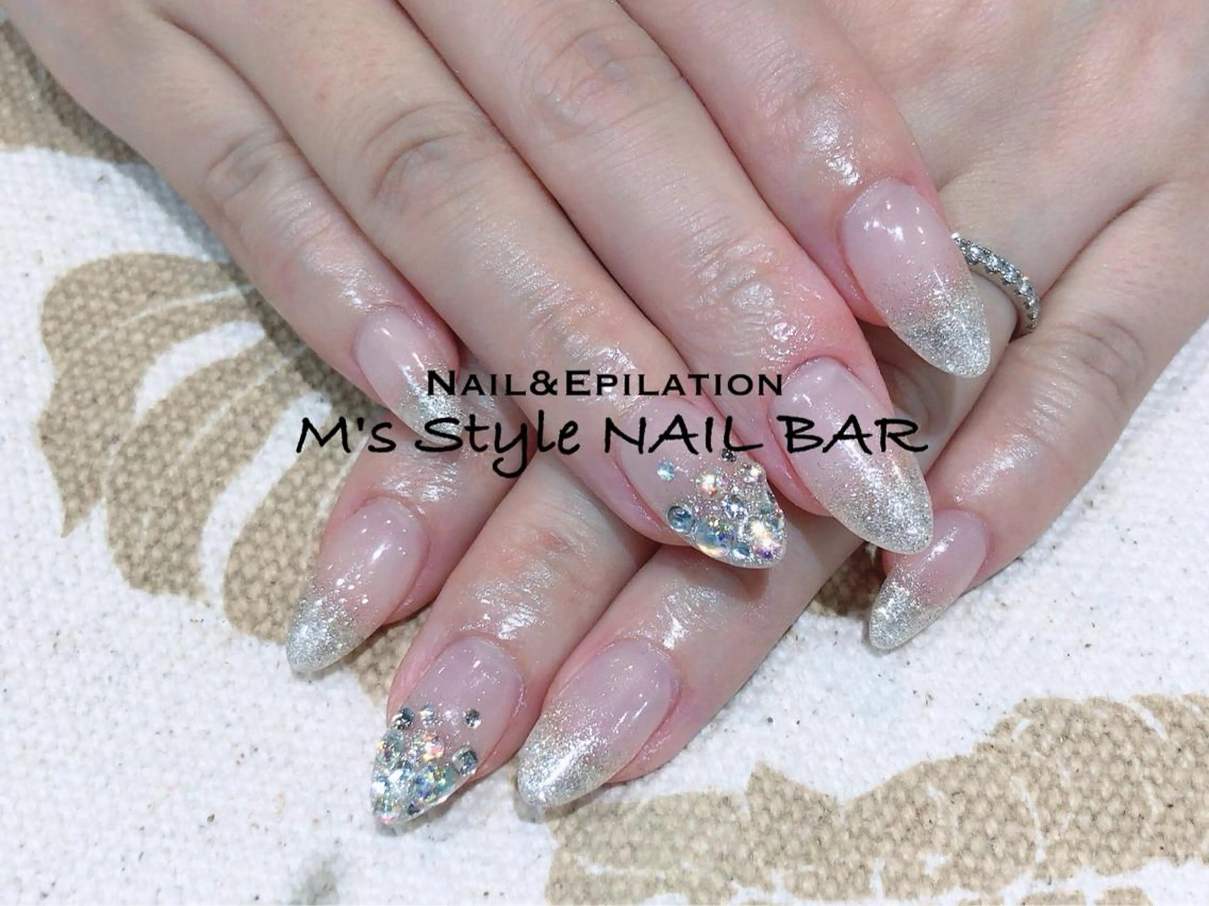 ネイル グラデーション ラメ(グリッター) ラメグラデーション スカルプネイル ストーンネイル ハンドネイル M's Style NAIL BARのネイルデザイン