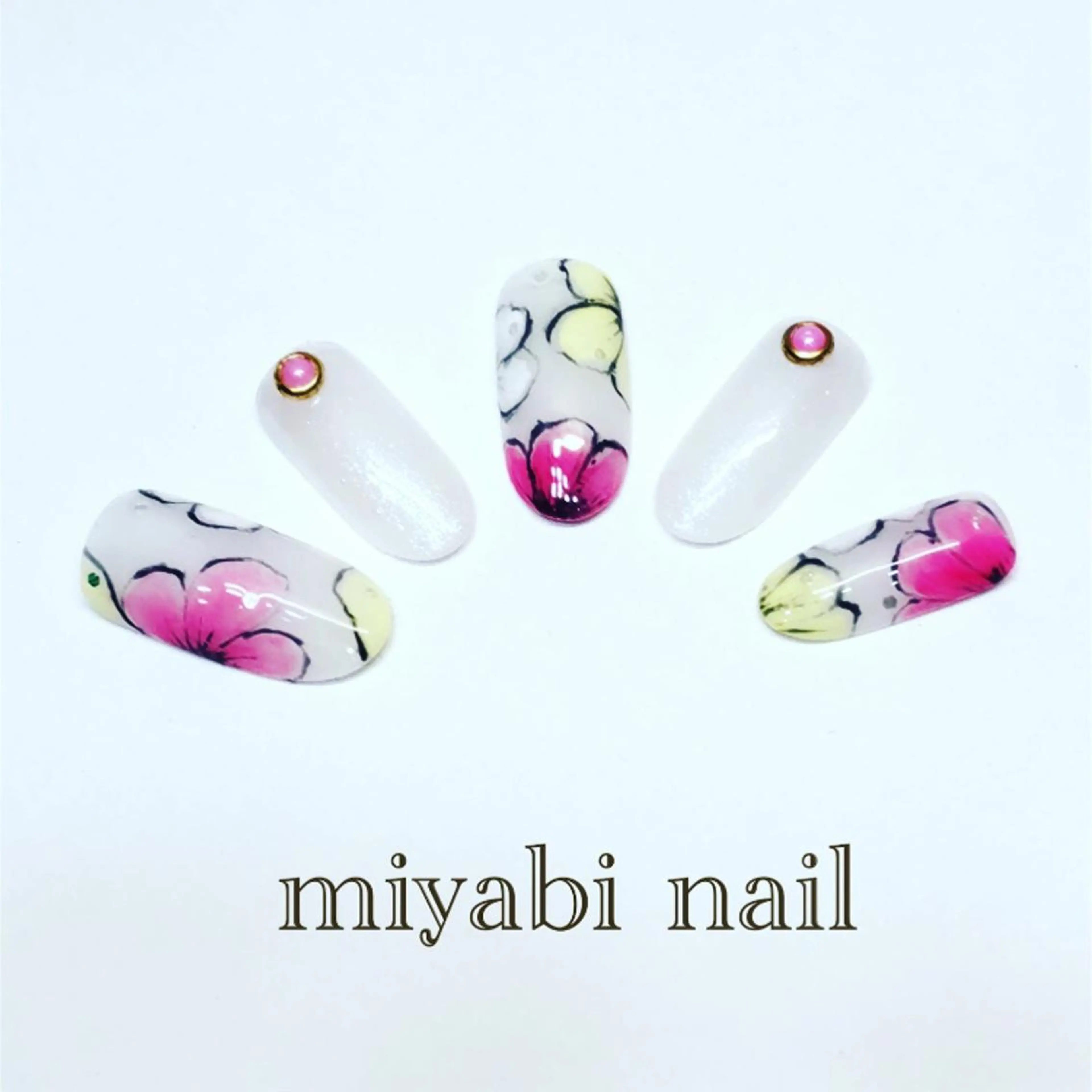 ネイル フラワーネイル ニュアンスネイル miyabi nail 桂川駅近くのネイルデザイン