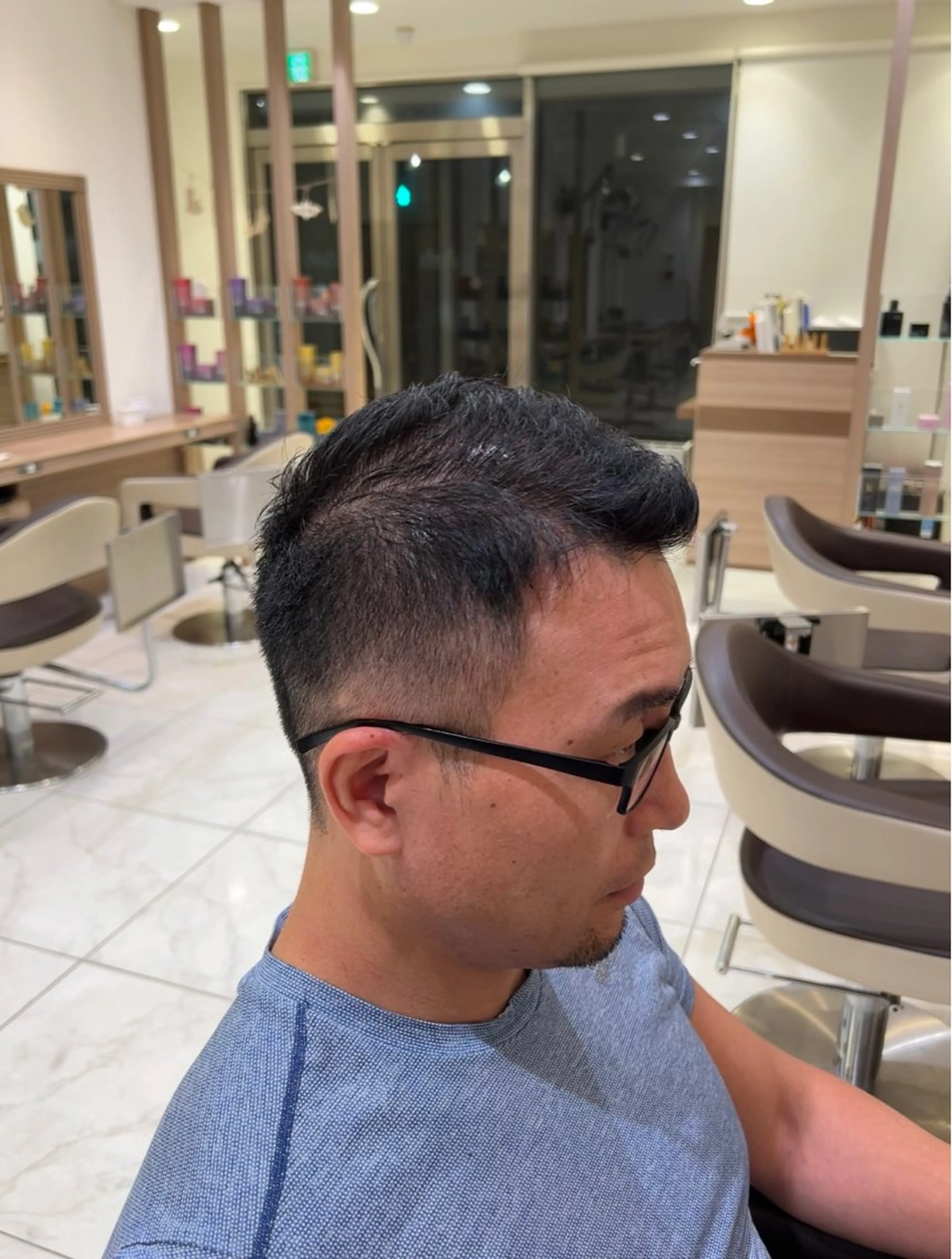 ショート メンズ ハイトーン/レイヤー 藤田健太郎のヘアスタイル