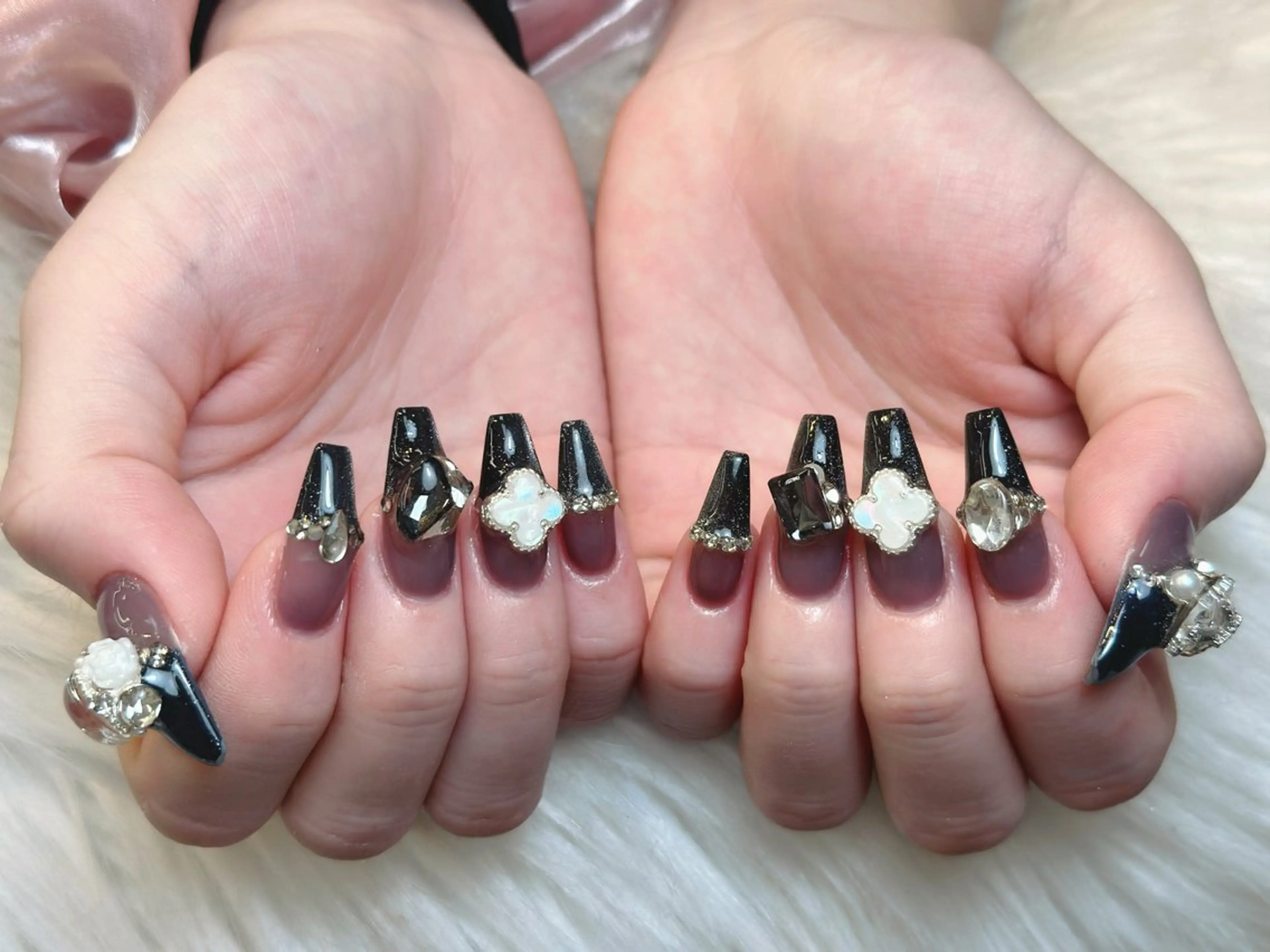 ネイル アートネイル 成人式 ジェルネイル ニュアンスネイル 夏ネイル ハンドネイル Nienail_ Luxeのネイルデザイン