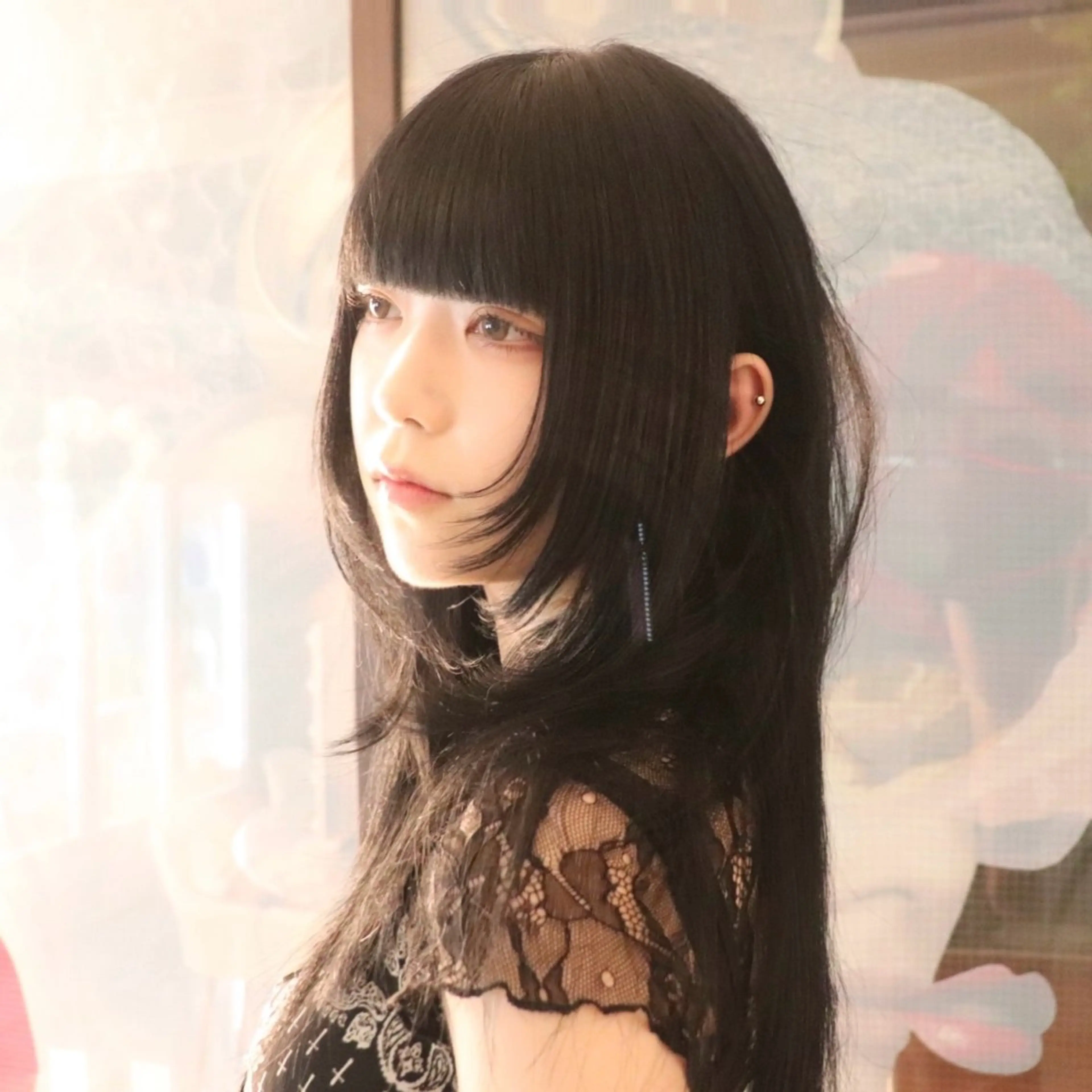 セミロング SHIN レイヤーカットのヘアスタイル