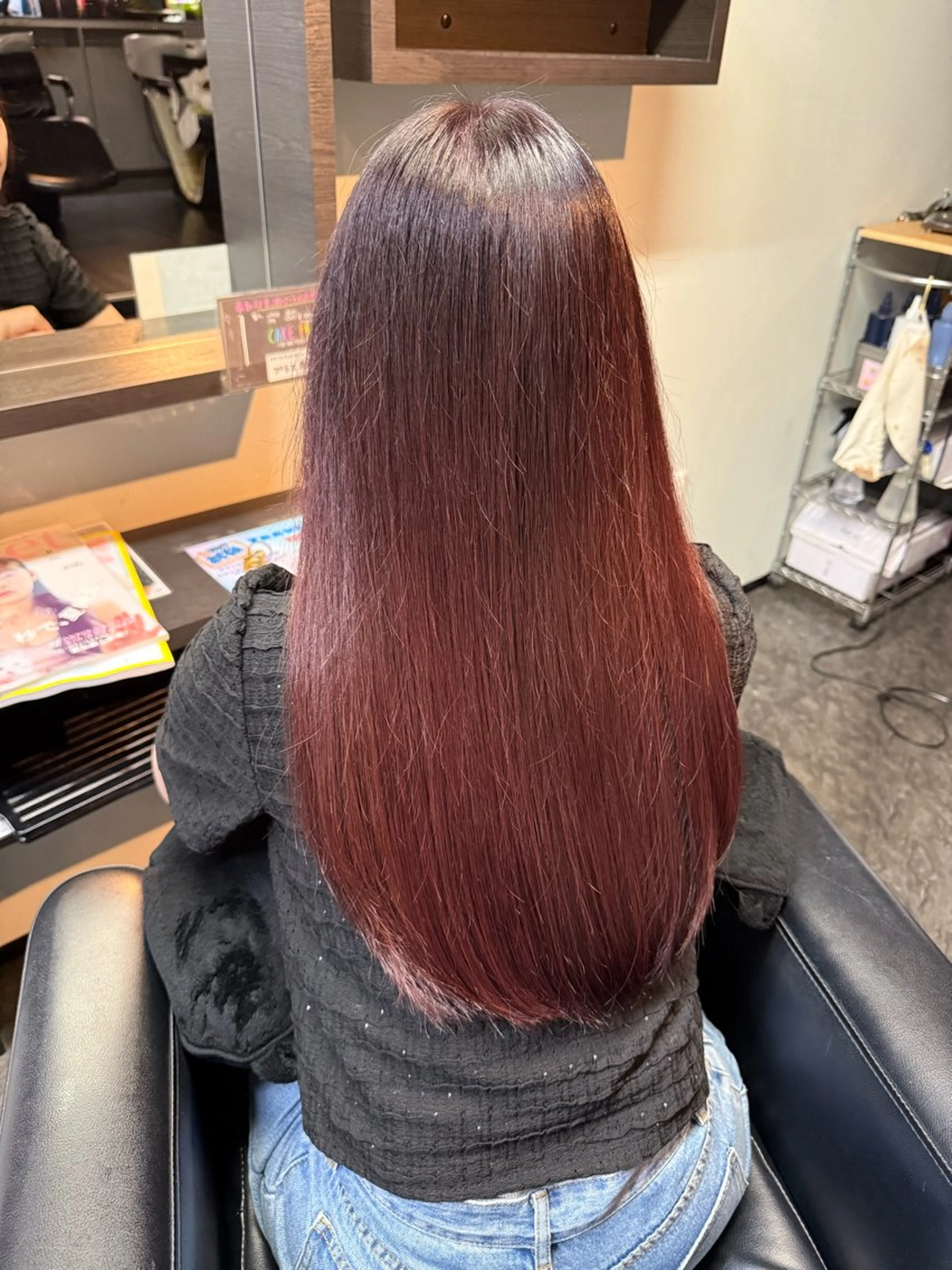 ロング ヘアカラー 奴賀 詩のヘアスタイル