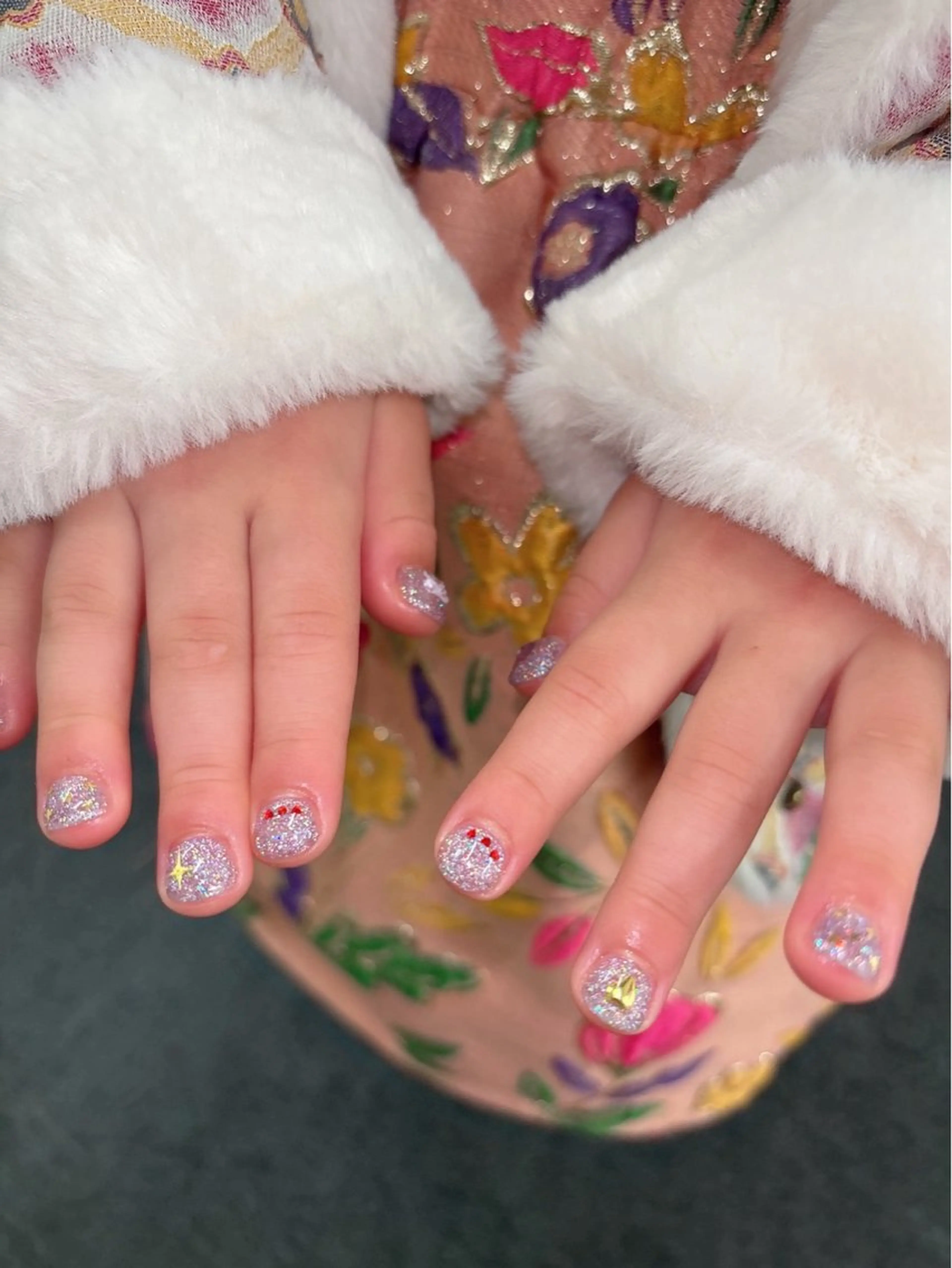 ネイル キラキラネイル ハンドネイル ハンドケア 心斎橋Salon Epokkuのネイルデザイン