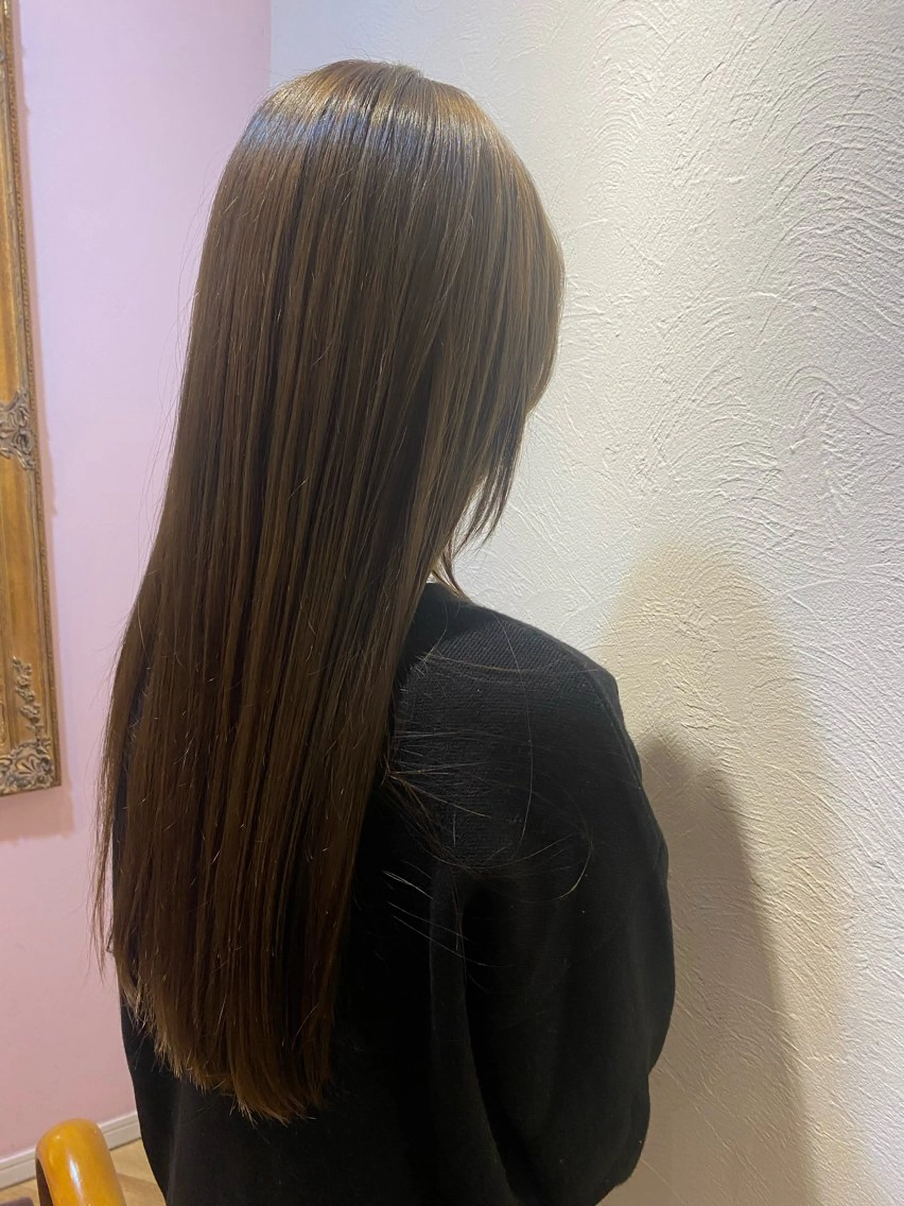 カラー 透明感カラー オリーブカラー コテ巻き風パーマ🫶 竹内七渚のヘアスタイル