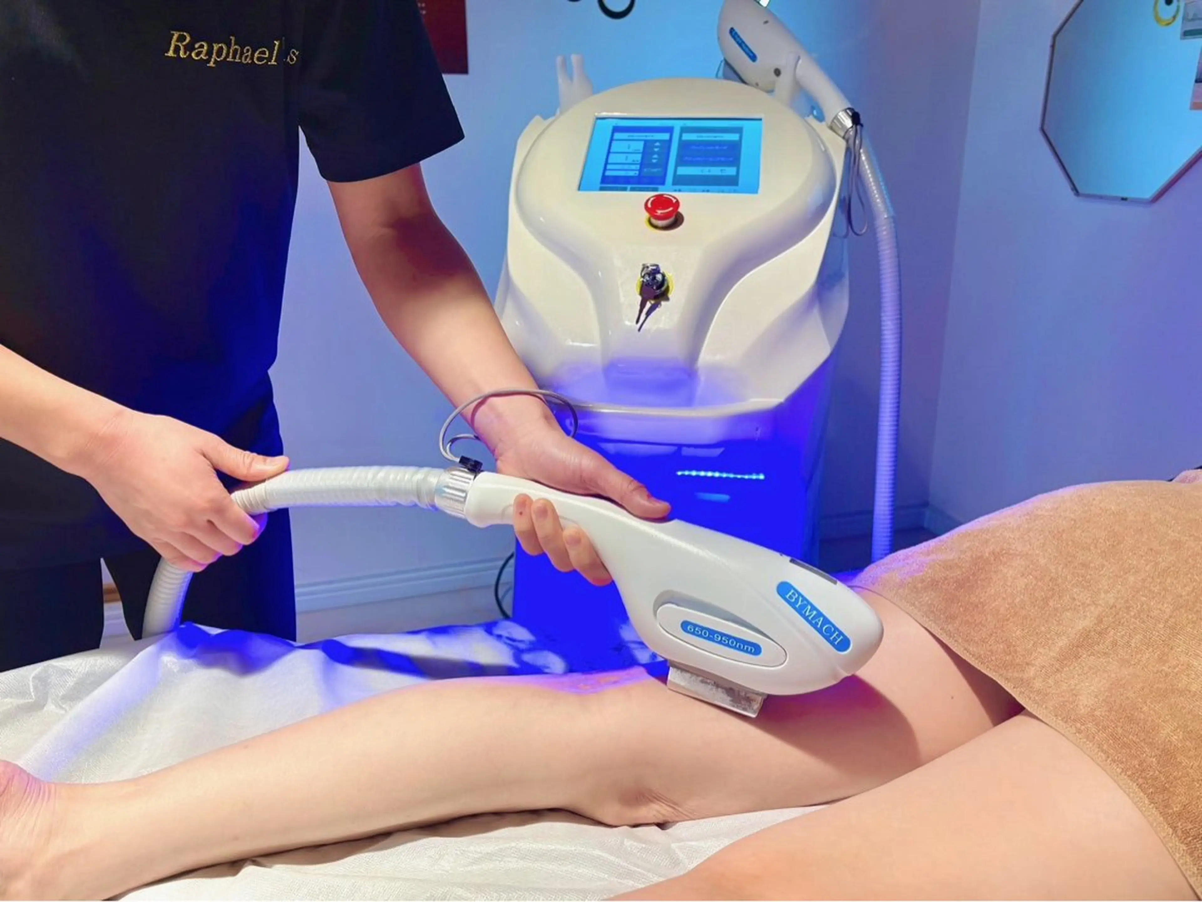 イオン導入しながら全身美肌脱毛⭐️(VIO込み)の写真