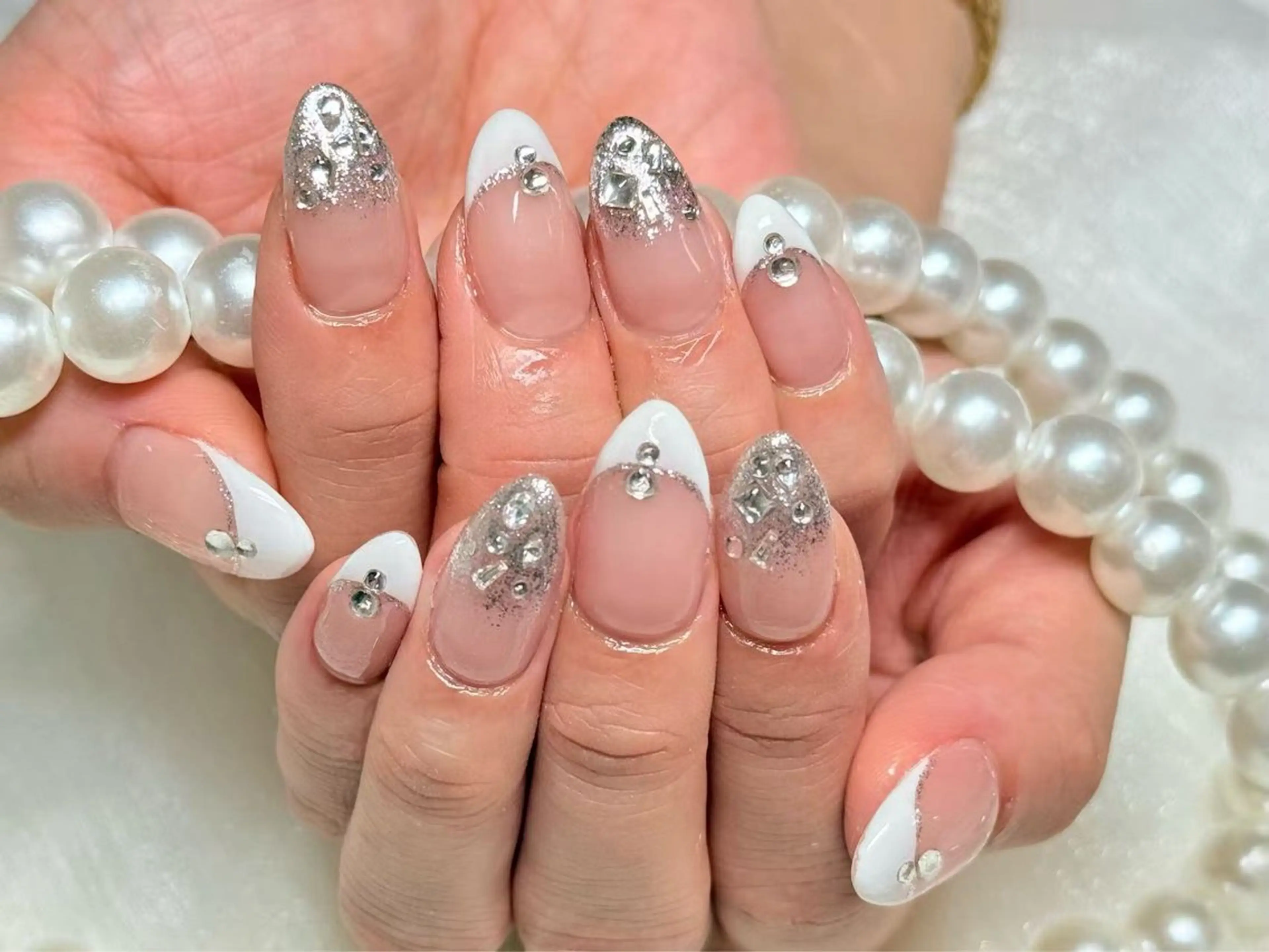 ネイル オーロラネイル 長さ出し フレンチネイル ガーリー キラキラネイル RIn 🎀のネイルデザイン