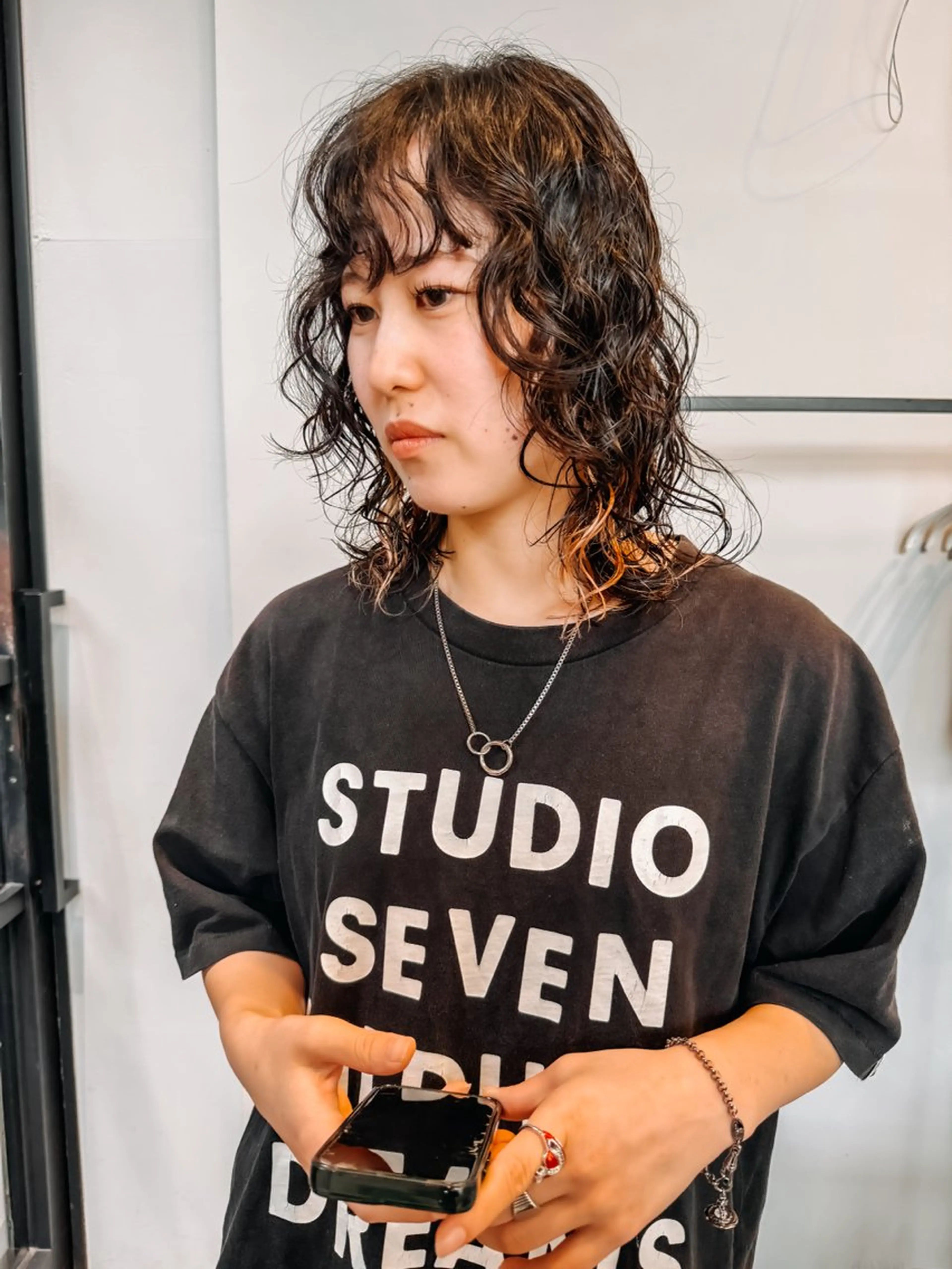 ミディアム パーマ ミディアムパーマ ウルフカット カット パーマ トリートメント KEI パーマ/レイヤーのヘアスタイル