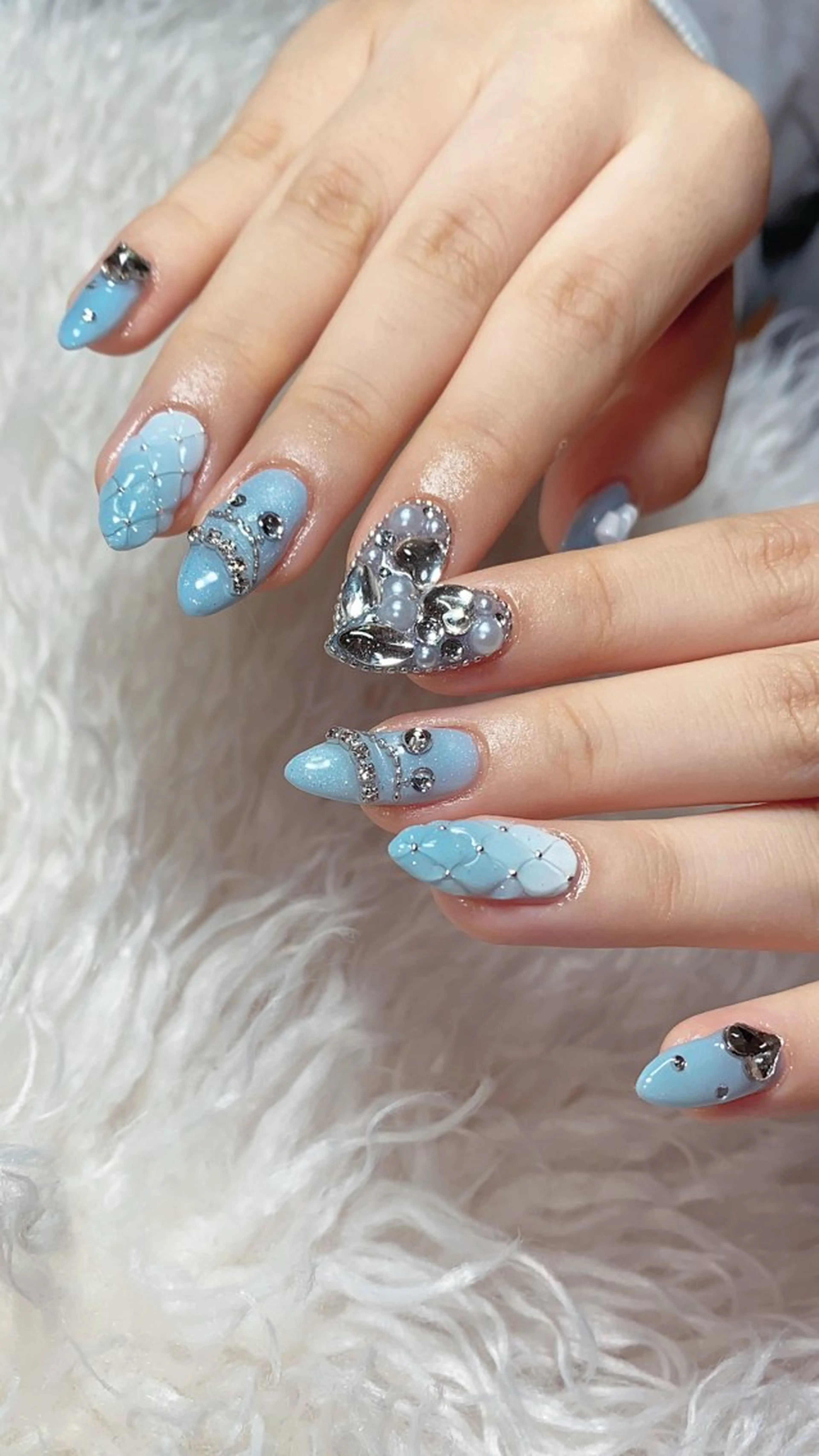 ネイル ハンドネイル n o q r m. n a c h iのネイルデザイン