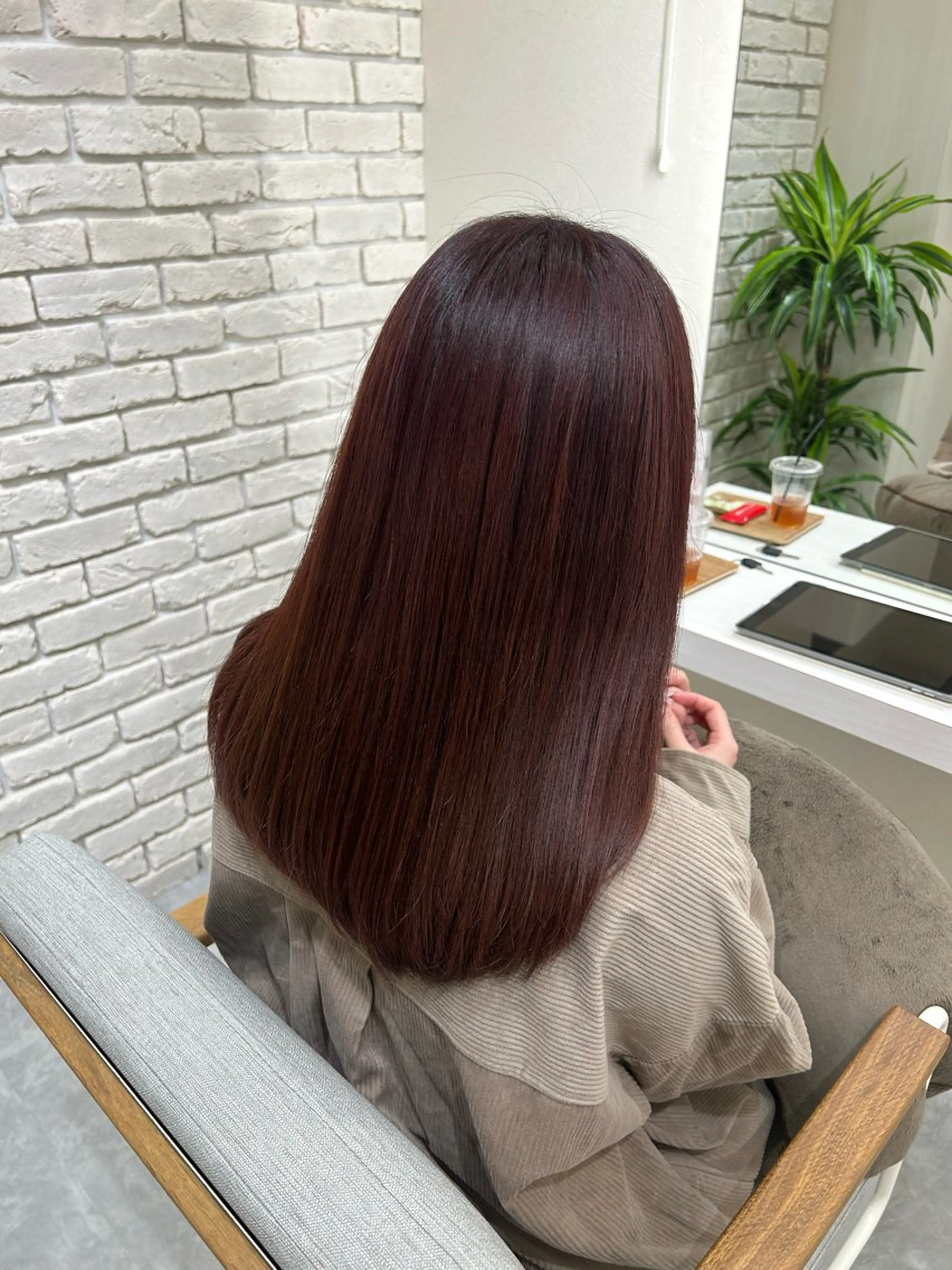 ミディアム カラー ヘアアレンジ カット ヘアカラー トリートメント 髪質改善&艶感カラー 🪄岡井美結のヘアスタイル
