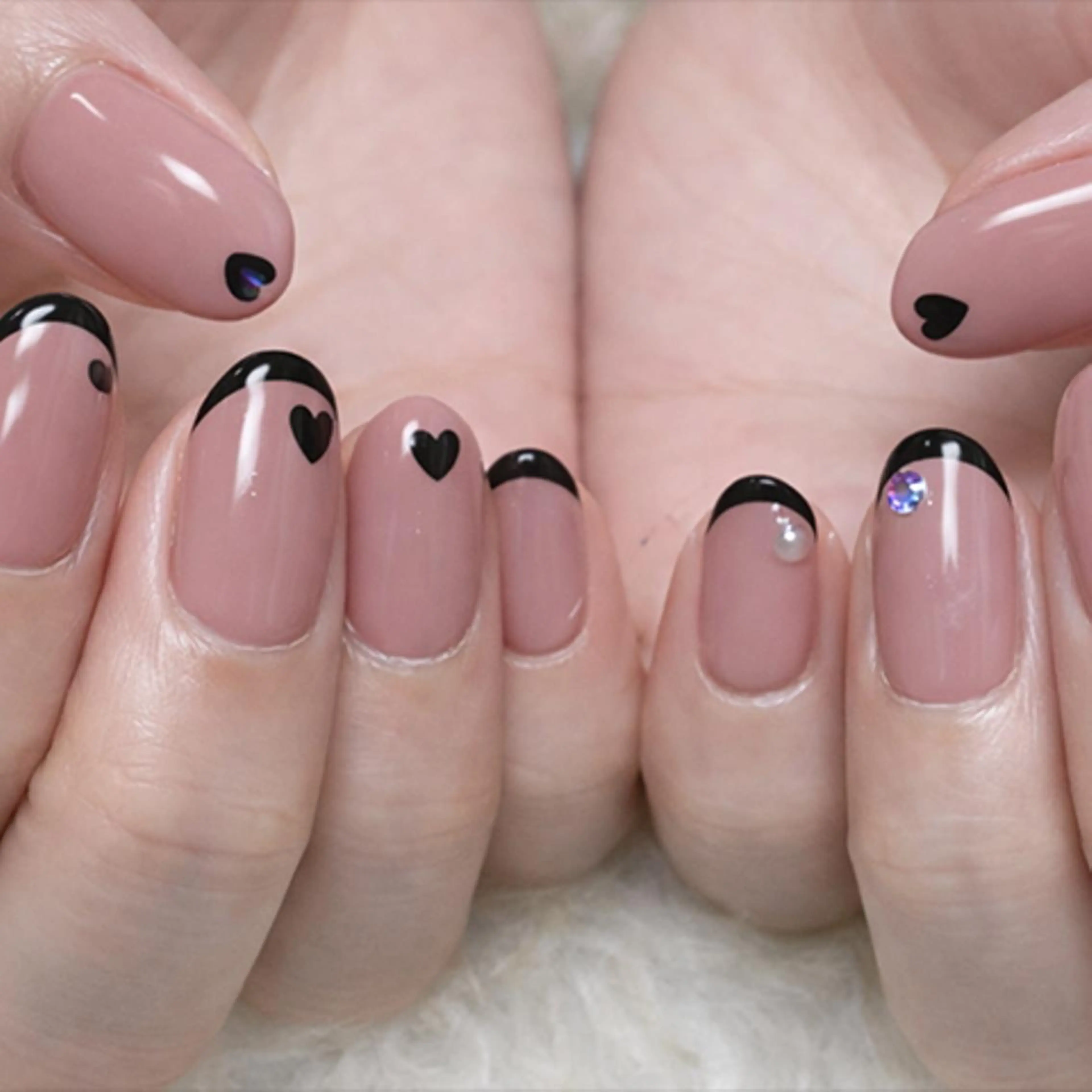 ネイル フレンチネイル ハート ハンドネイル Miku. Nのネイルデザイン