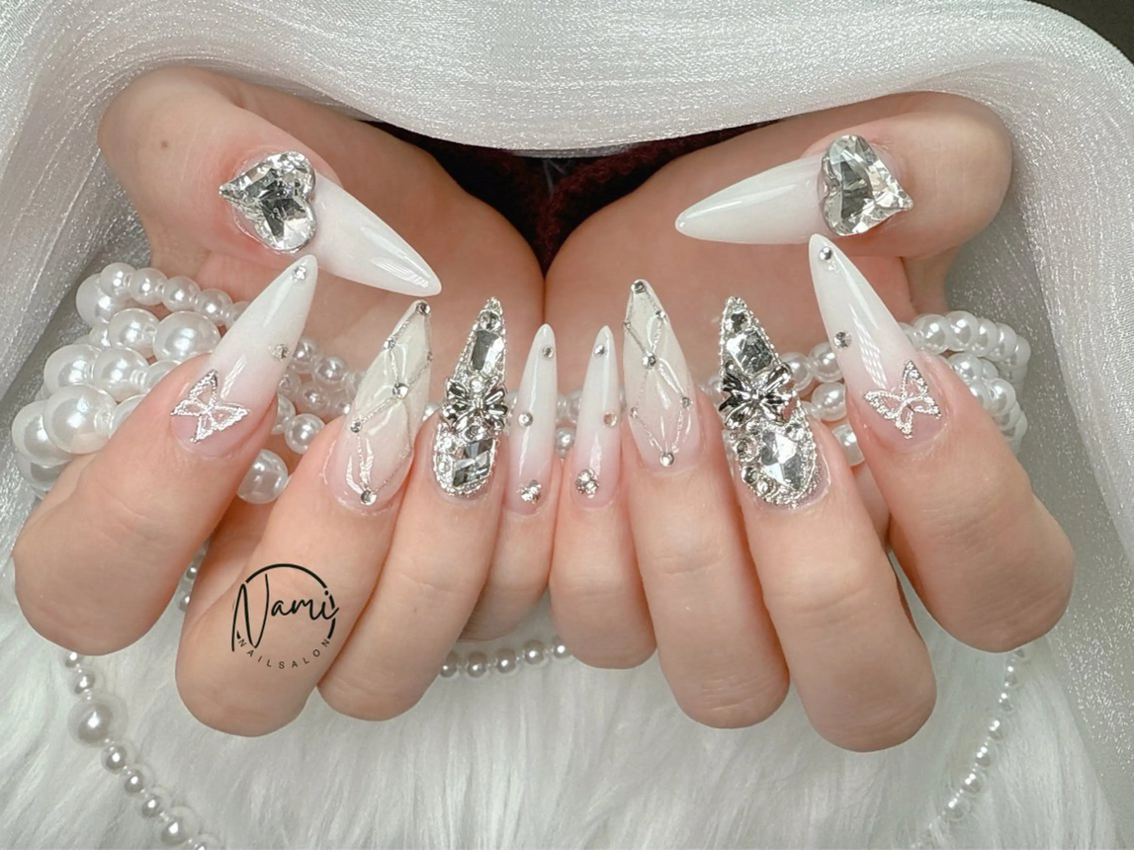 ネイル 長さ出し ガーリー 韓国ネイル ロングネイル 持ち込み ハンドネイル Nami nail salonのネイルデザイン