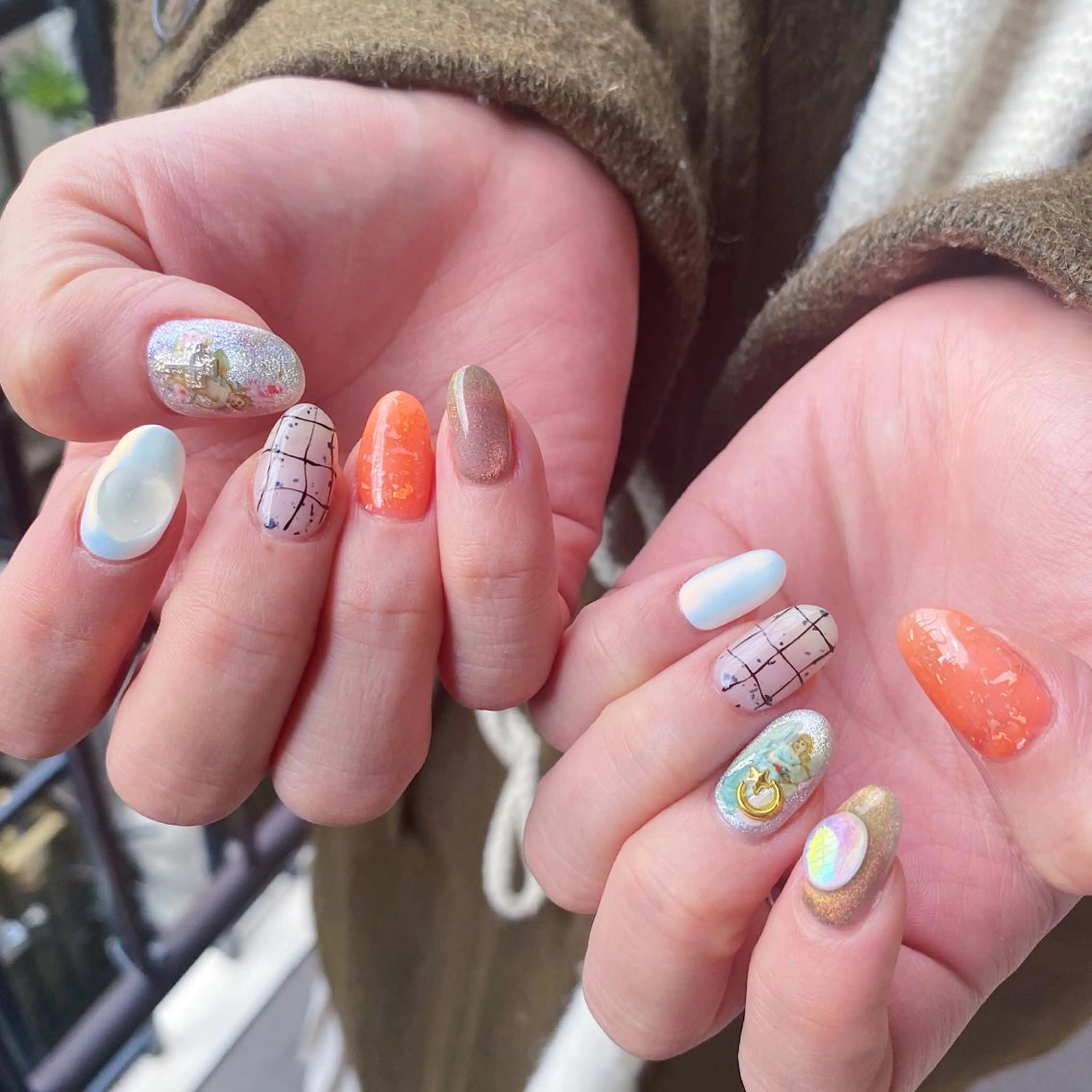 ネイル アートネイル 氷ネイル・うるうるネイル 韓国ネイル ニュアンスネイル 冬ネイル To Me Nail所属・🩵 mei🩵のネイルデザイン