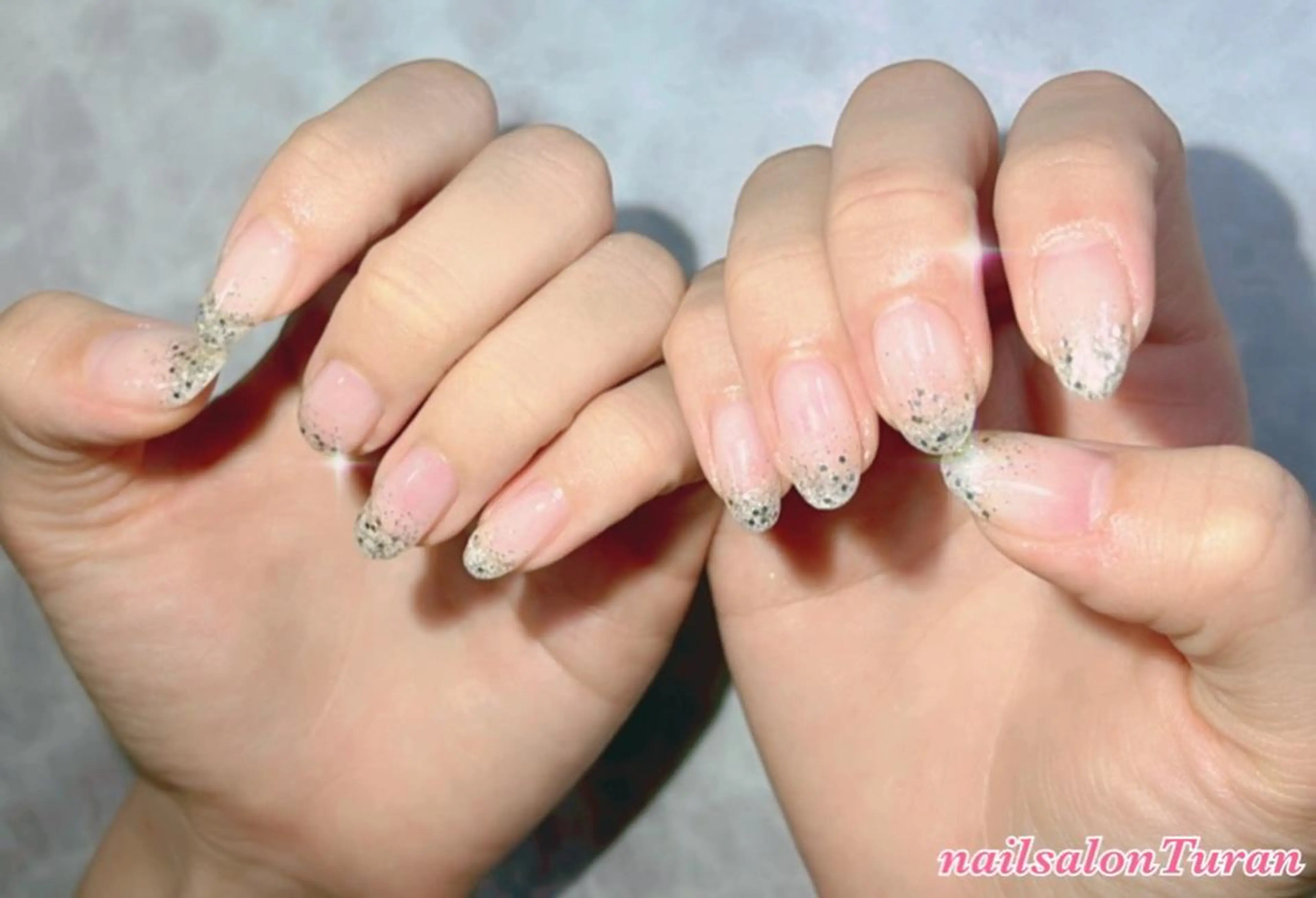 ネイル ジェルネイル グラデーション ラメ(グリッター) ラメグラデーション パラジェル 上村 未来のネイルデザイン