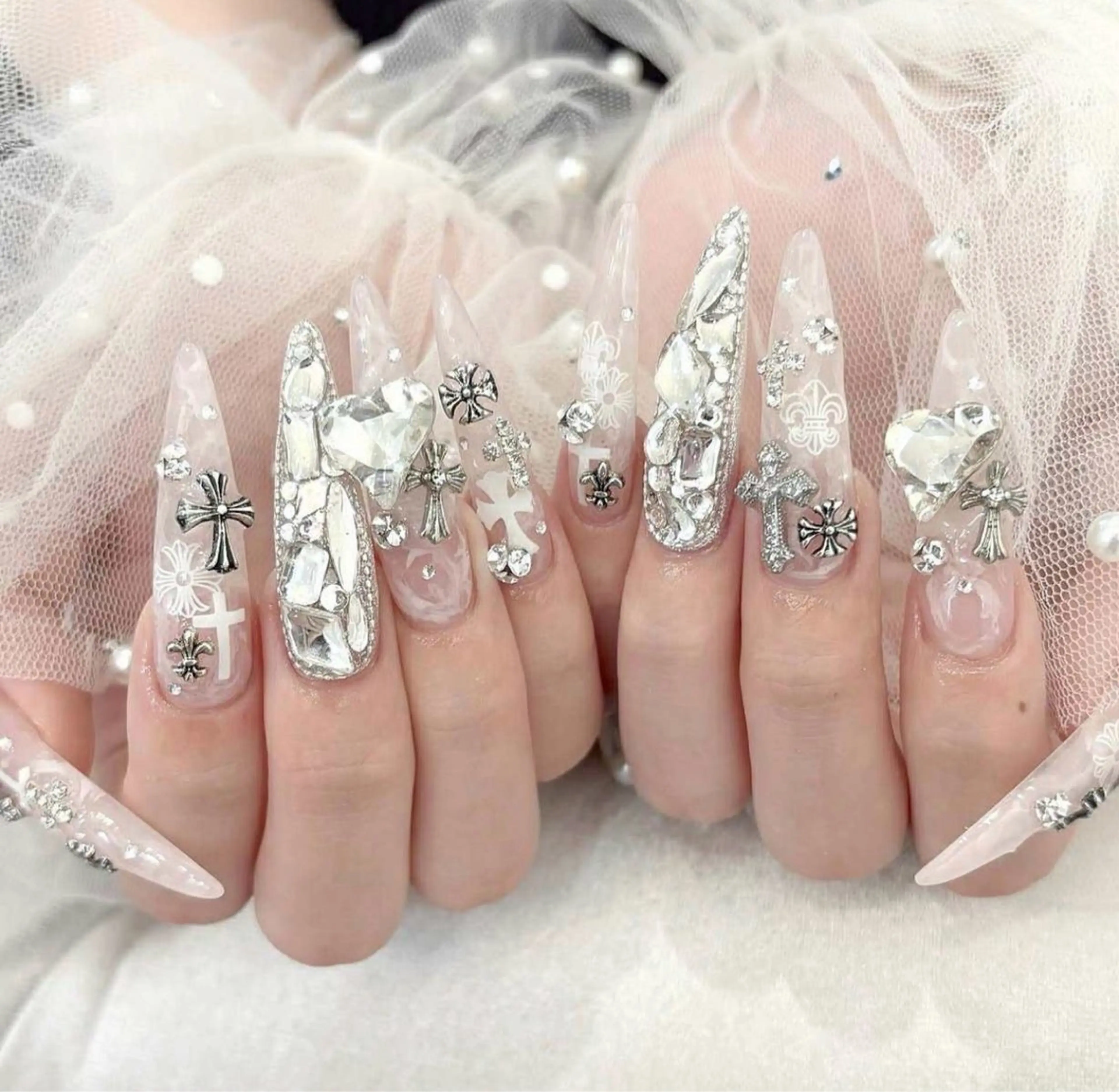 ネイル 長さ出し フレンチネイル 韓国ネイル レース マグネットネイル ハンドネイル 波 なみのネイルデザイン