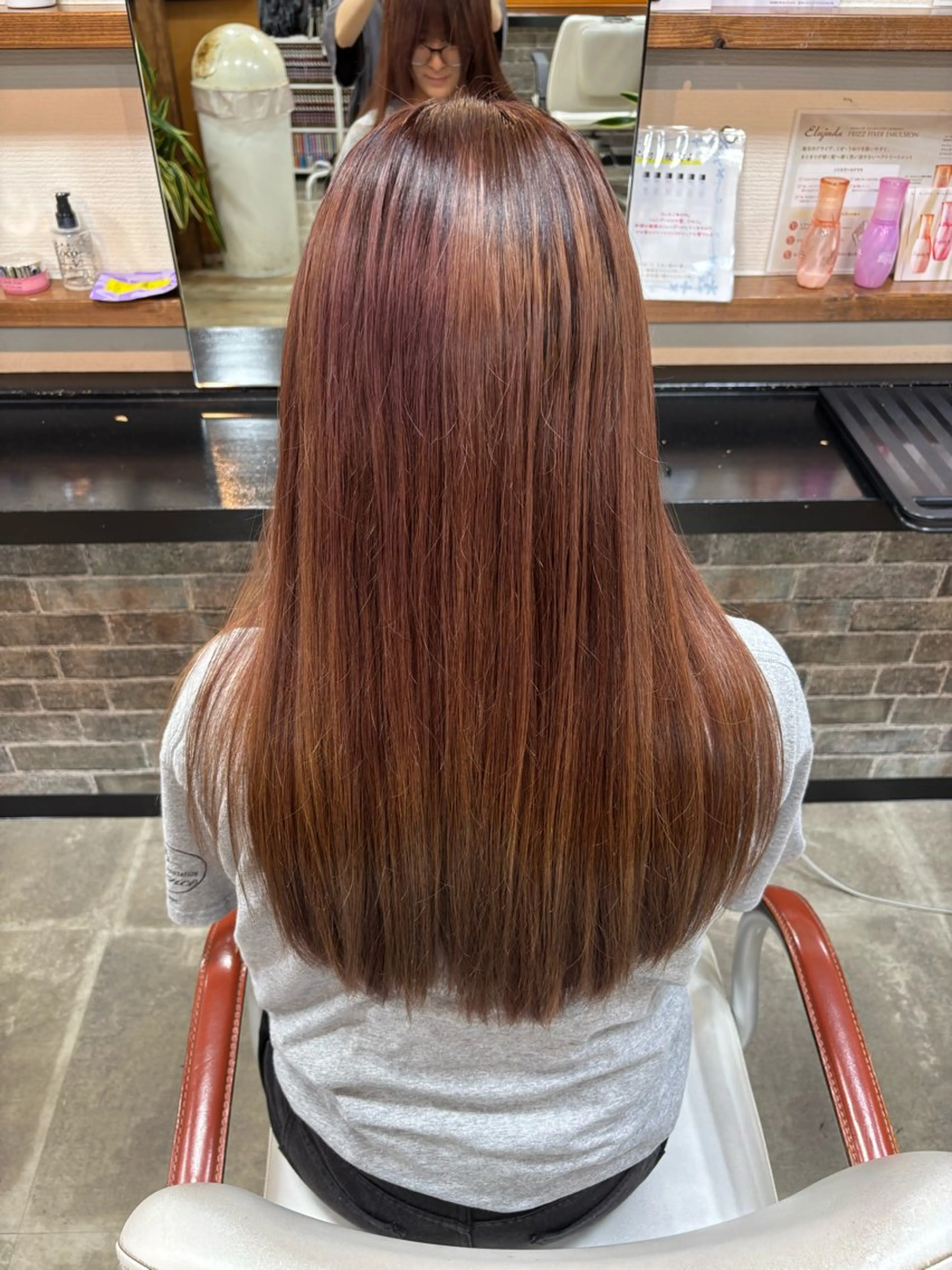 ロング カラー ブリーチ グラデーションカラー ブリーチなしカラー ヘアカラー トリートメント イツキ🌕デザインカ ラー🥨髪質改善🫧のヘアスタイル