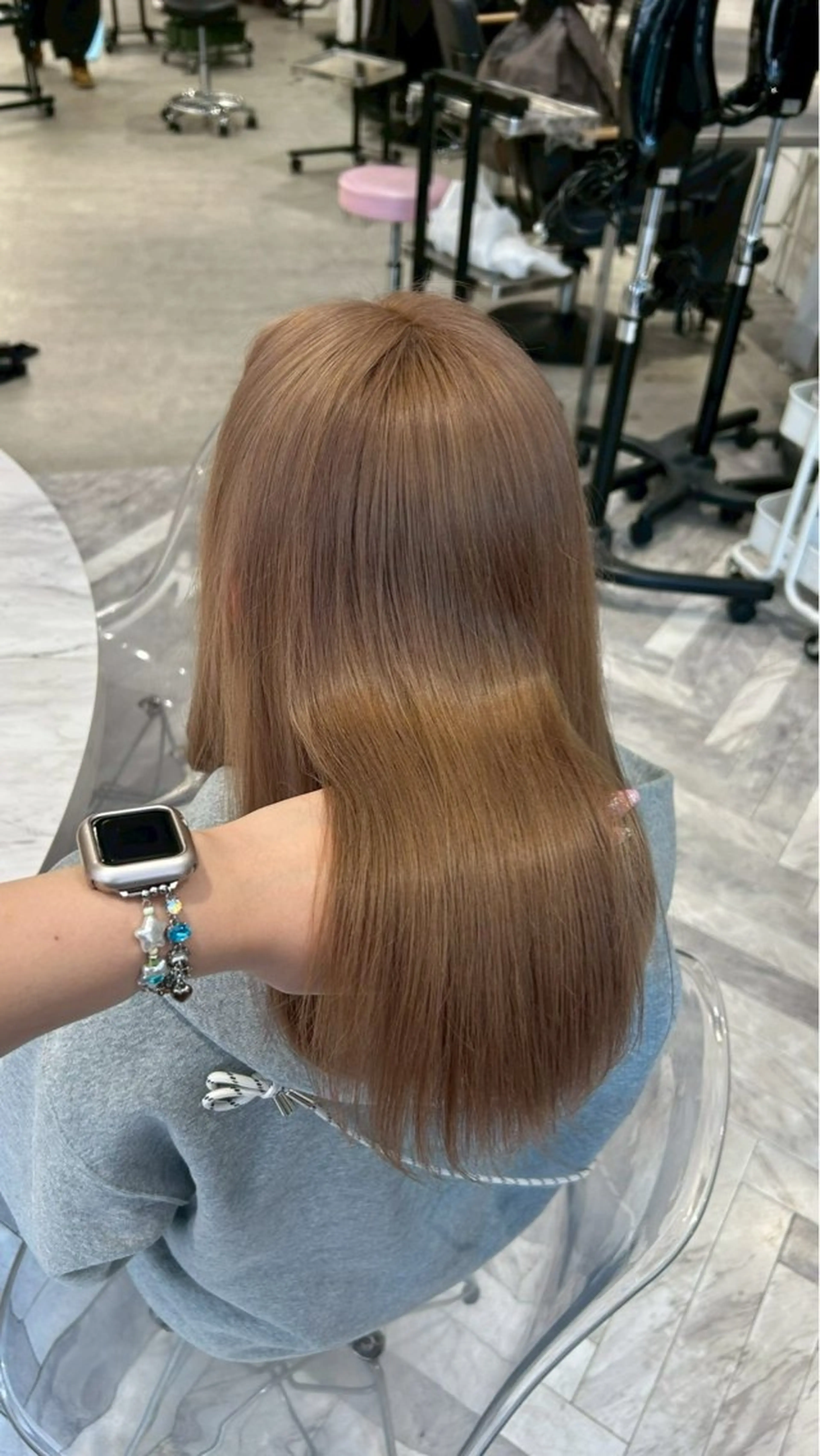 セミロング カラー ヘアカラー トリートメント himari💜 ハイトーンカラーのヘアスタイル