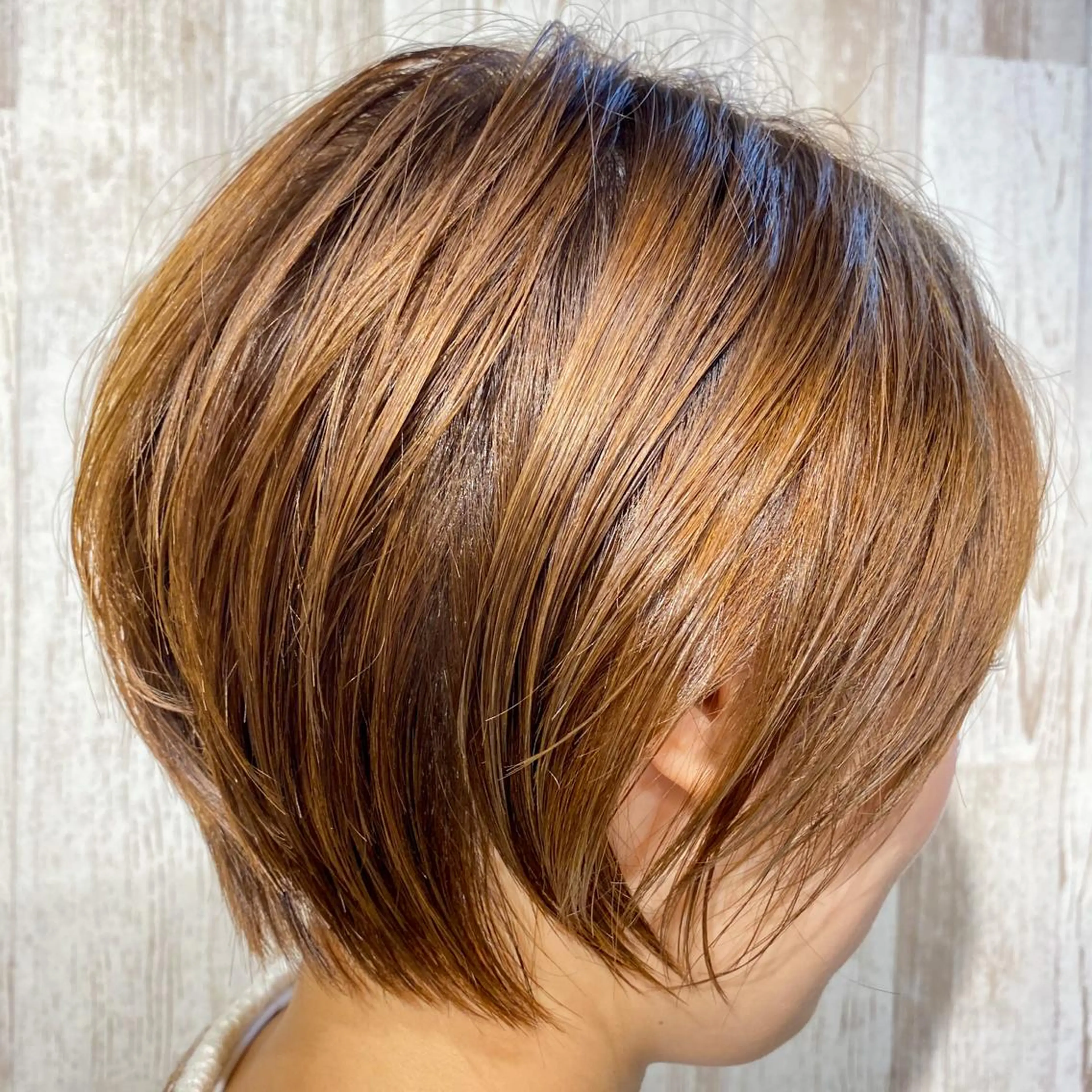 ショート カラー 大場 優のヘアスタイル