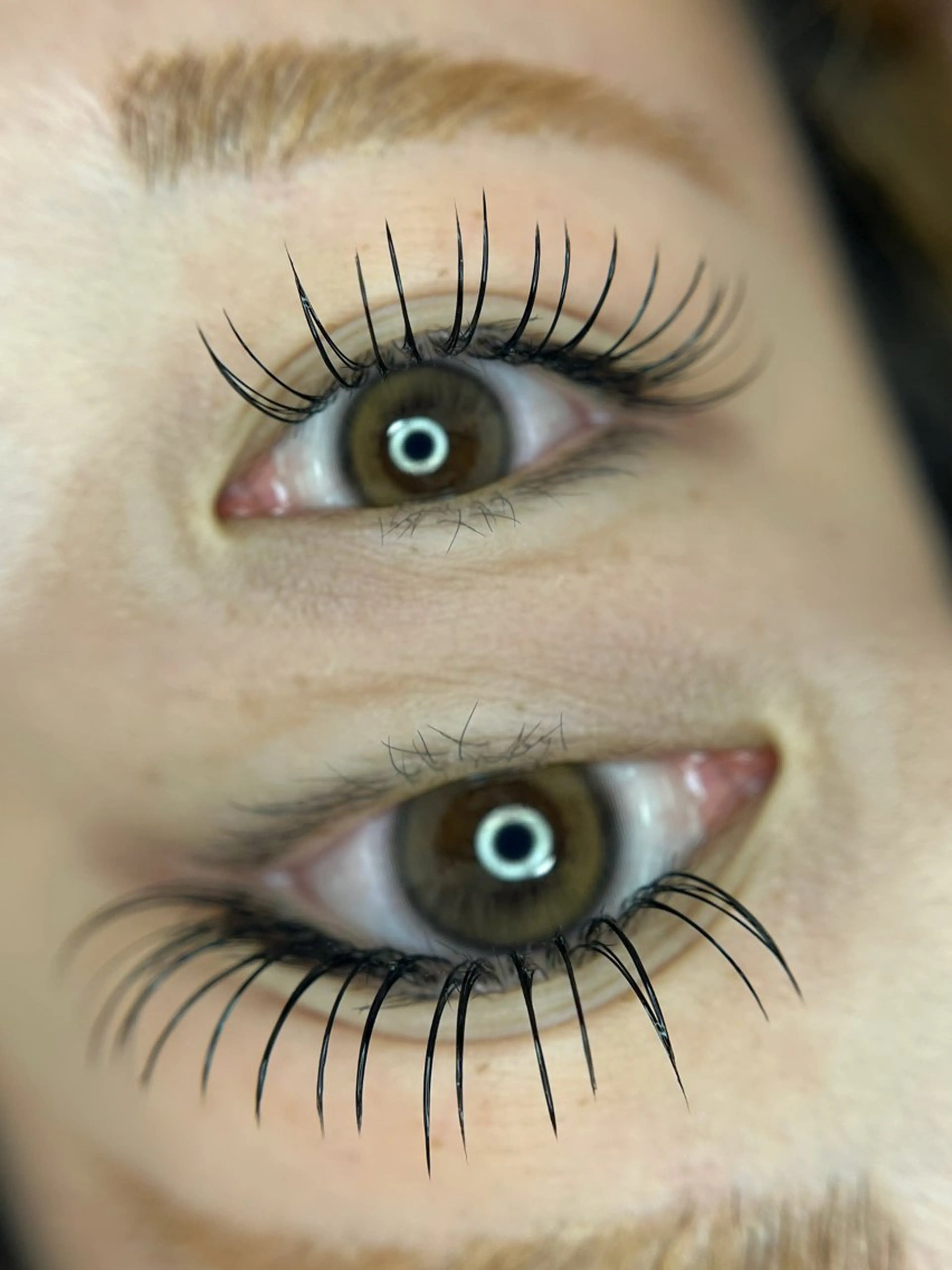 マツエク・マツパ 束感まつ毛 フラットラッシュ 目尻長め BELL eye＆beautyのマツエク・マツパデザイン