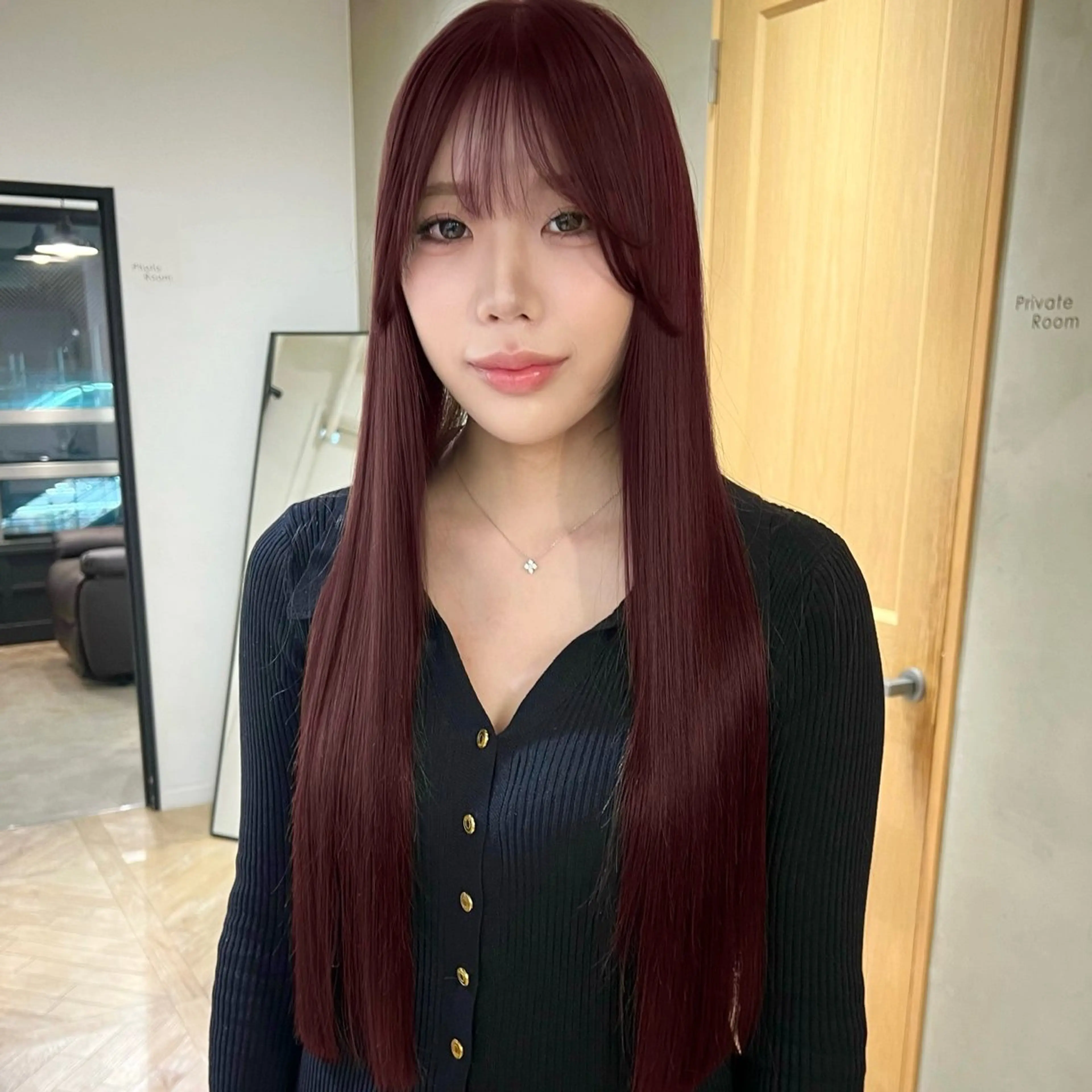 ロング カラー カシス 透明感カラー レッドカラー カット ヘアカラー トリートメント レイヤーカット/暖色 カラー/mao🎀のヘアスタイル