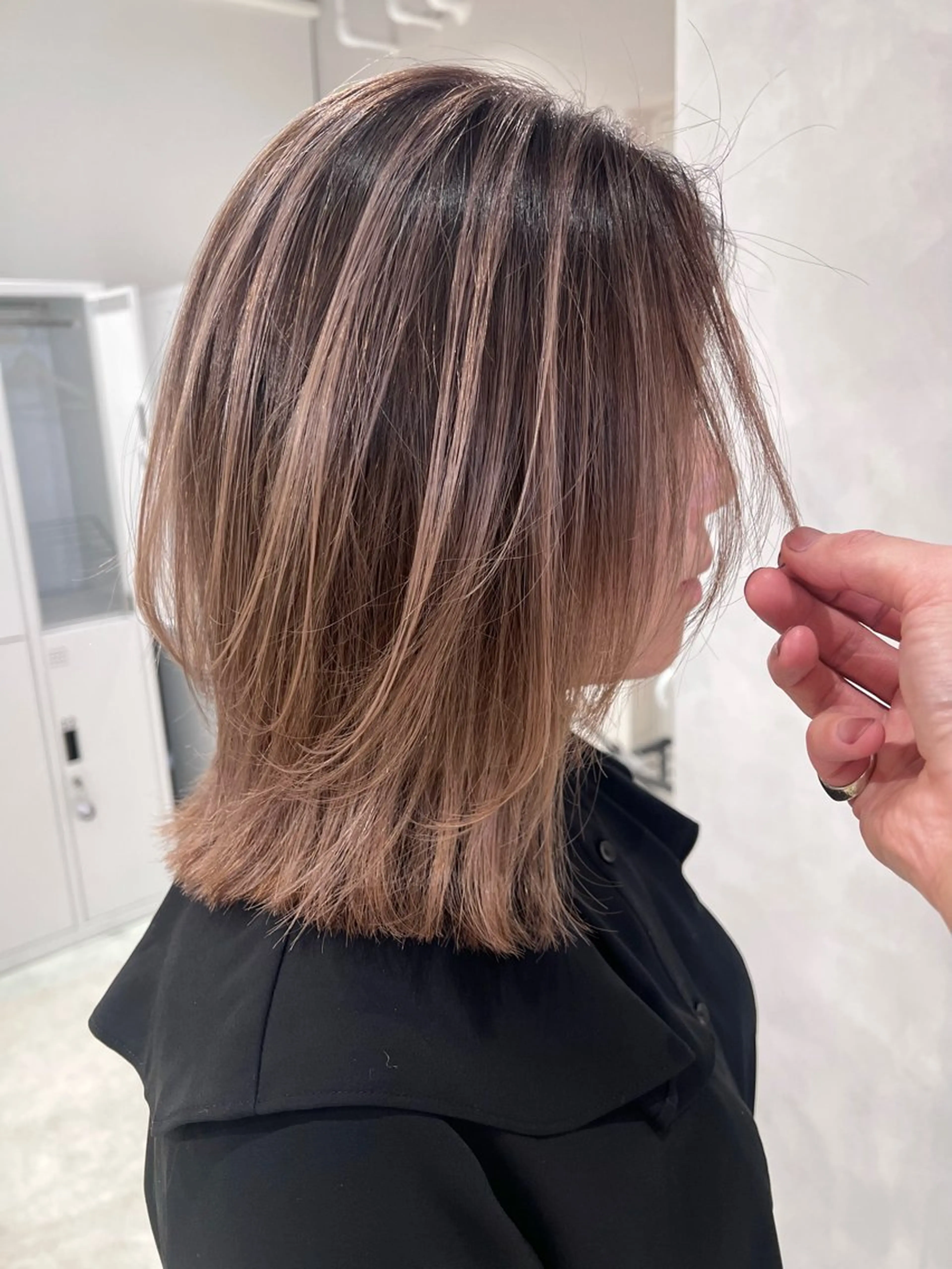 ミディアム ヘアカラー トリートメント 渋谷ハイトーン/ デザインカラー阿部のヘアスタイル