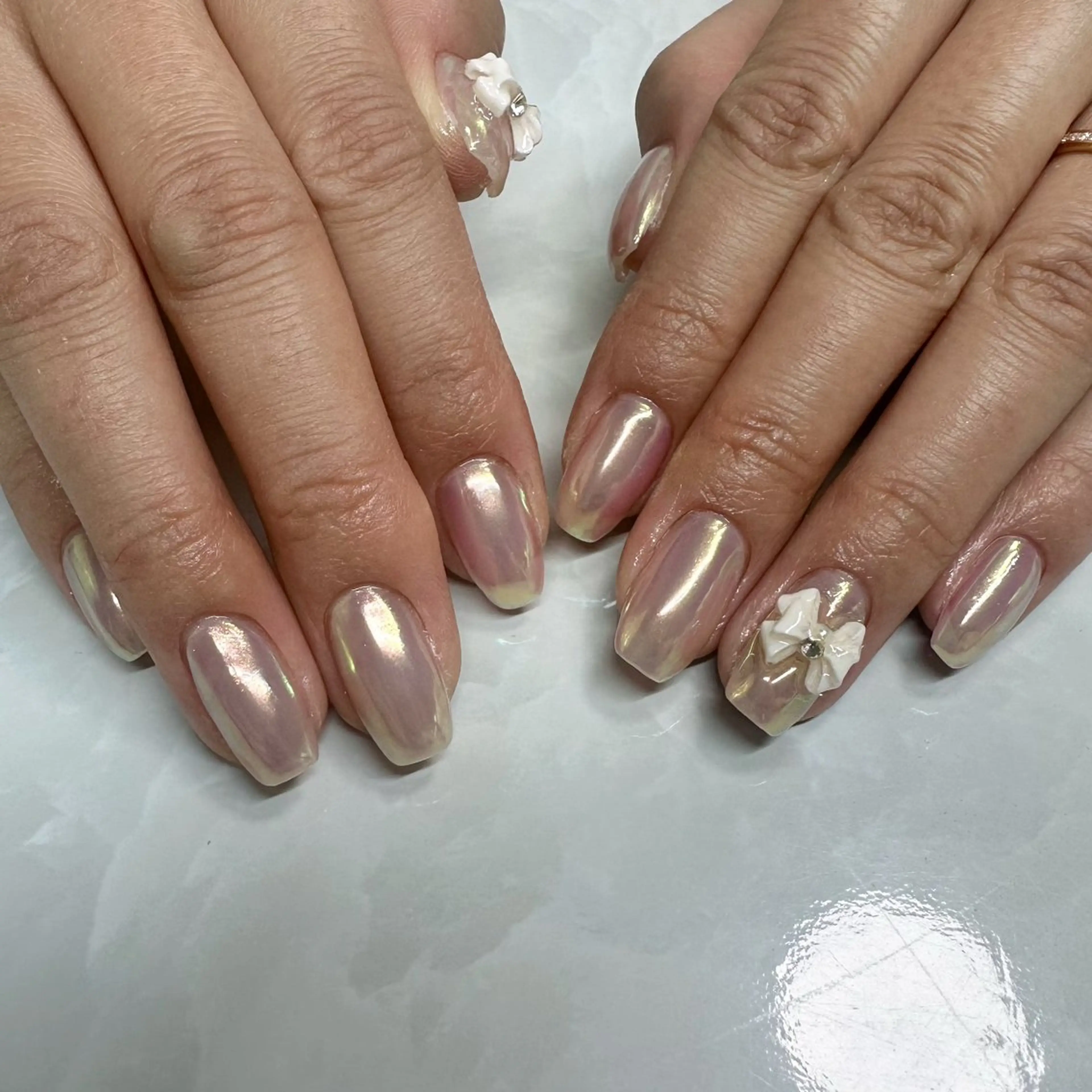 【初回オフ無料♪】〖 hand 〗ミラーorオーロラの写真