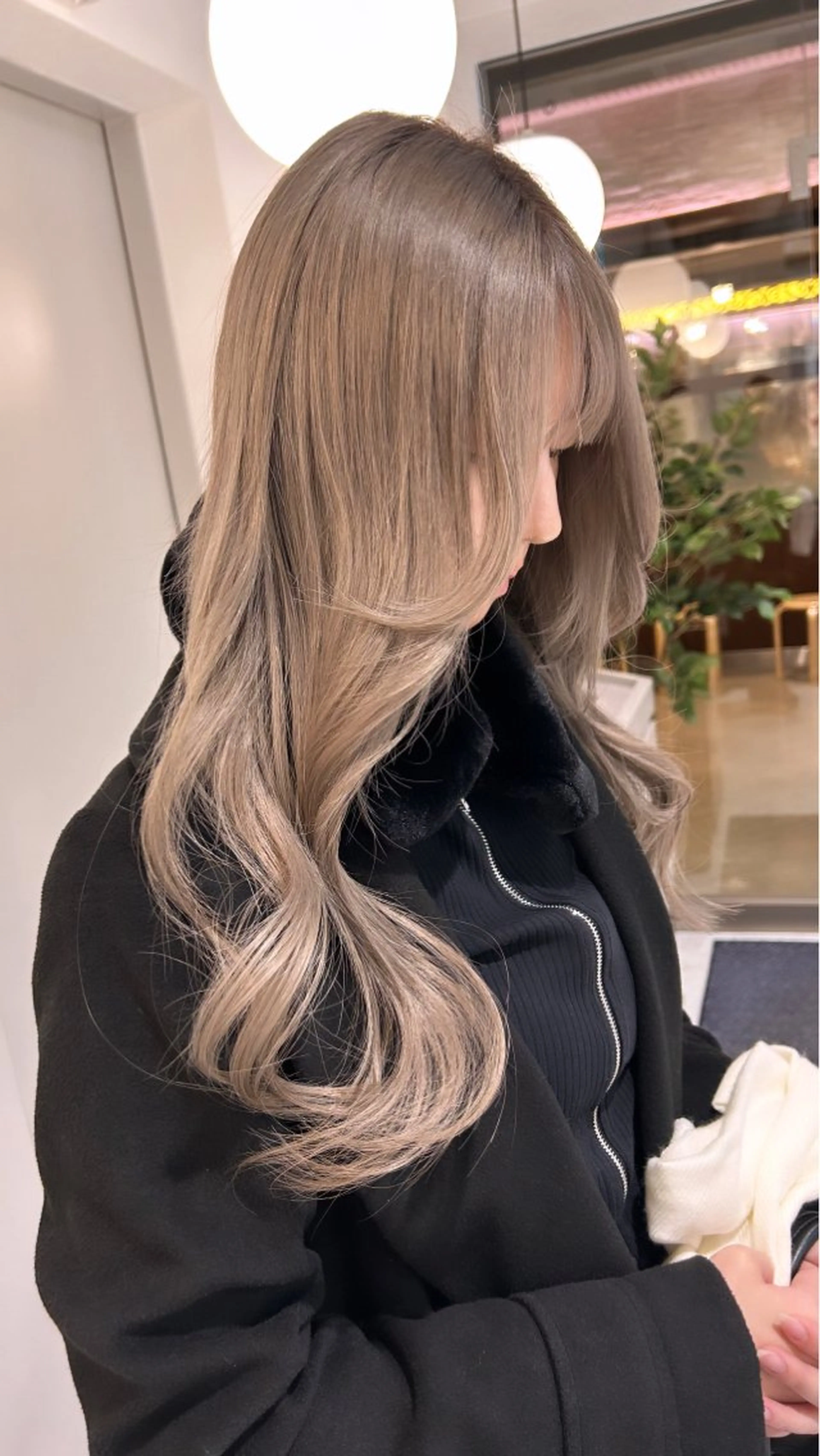 ロング カラー 薄田 珠美のヘアスタイル